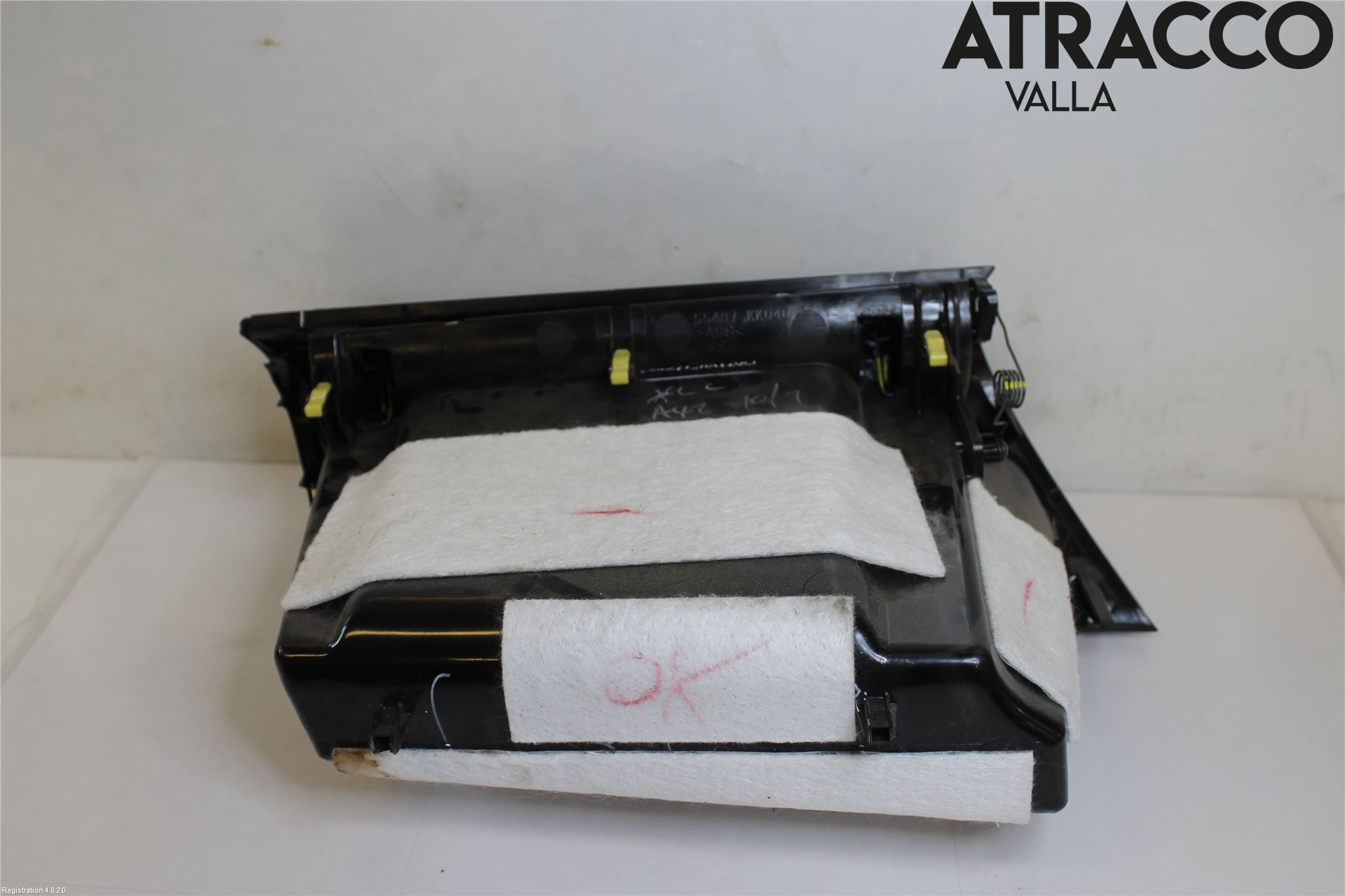 Toyota HILUX 16- Handskfack