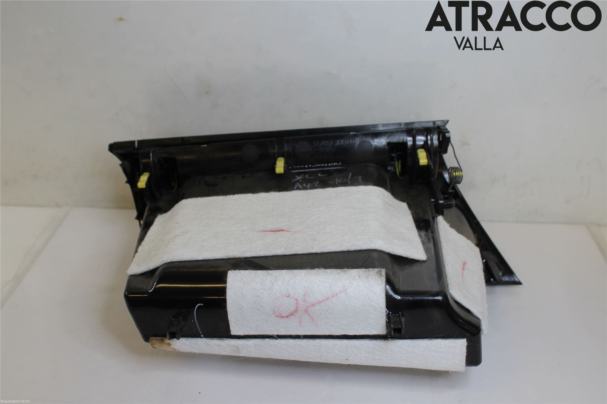 Toyota HILUX 16- Handskfack