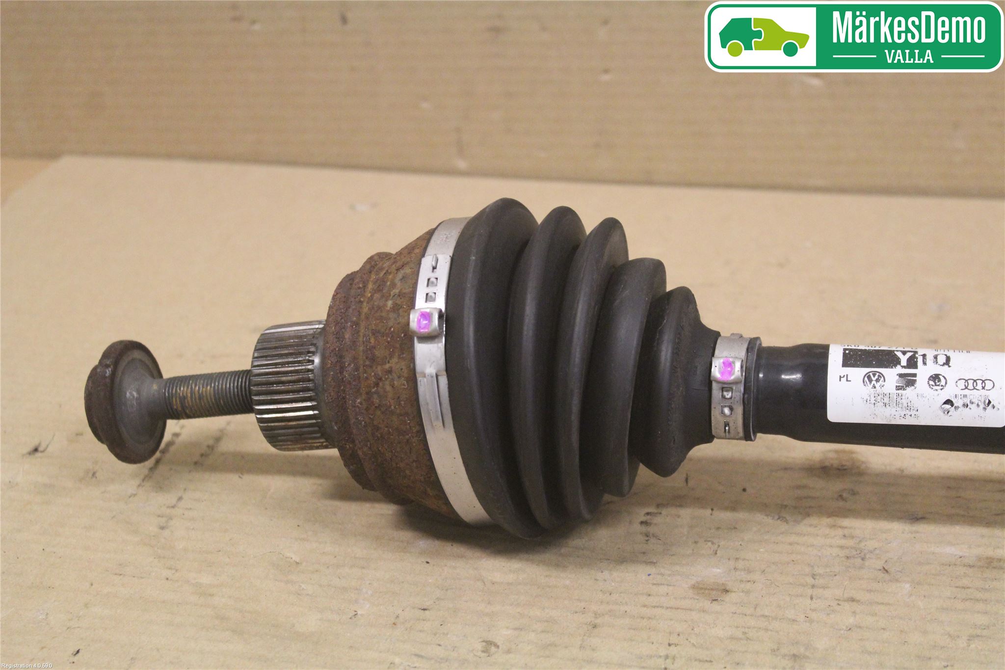 Audi A4/S4 08-11 Drivaxel Fram Vänster