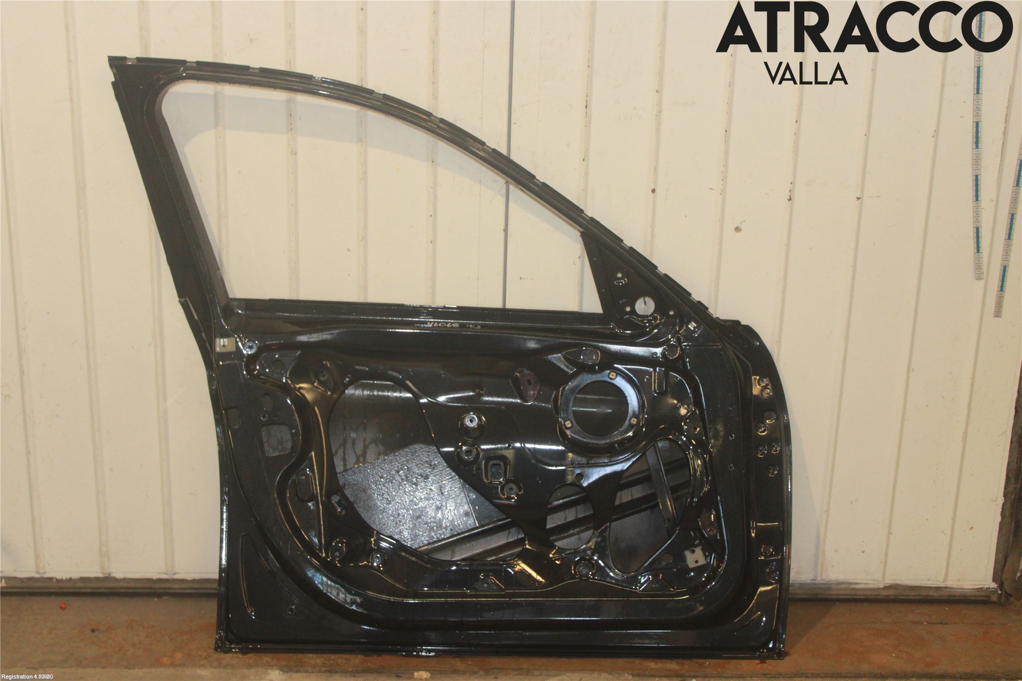 BMW 3 F30/F31/F80 12-19 Dörr Fram Vänster