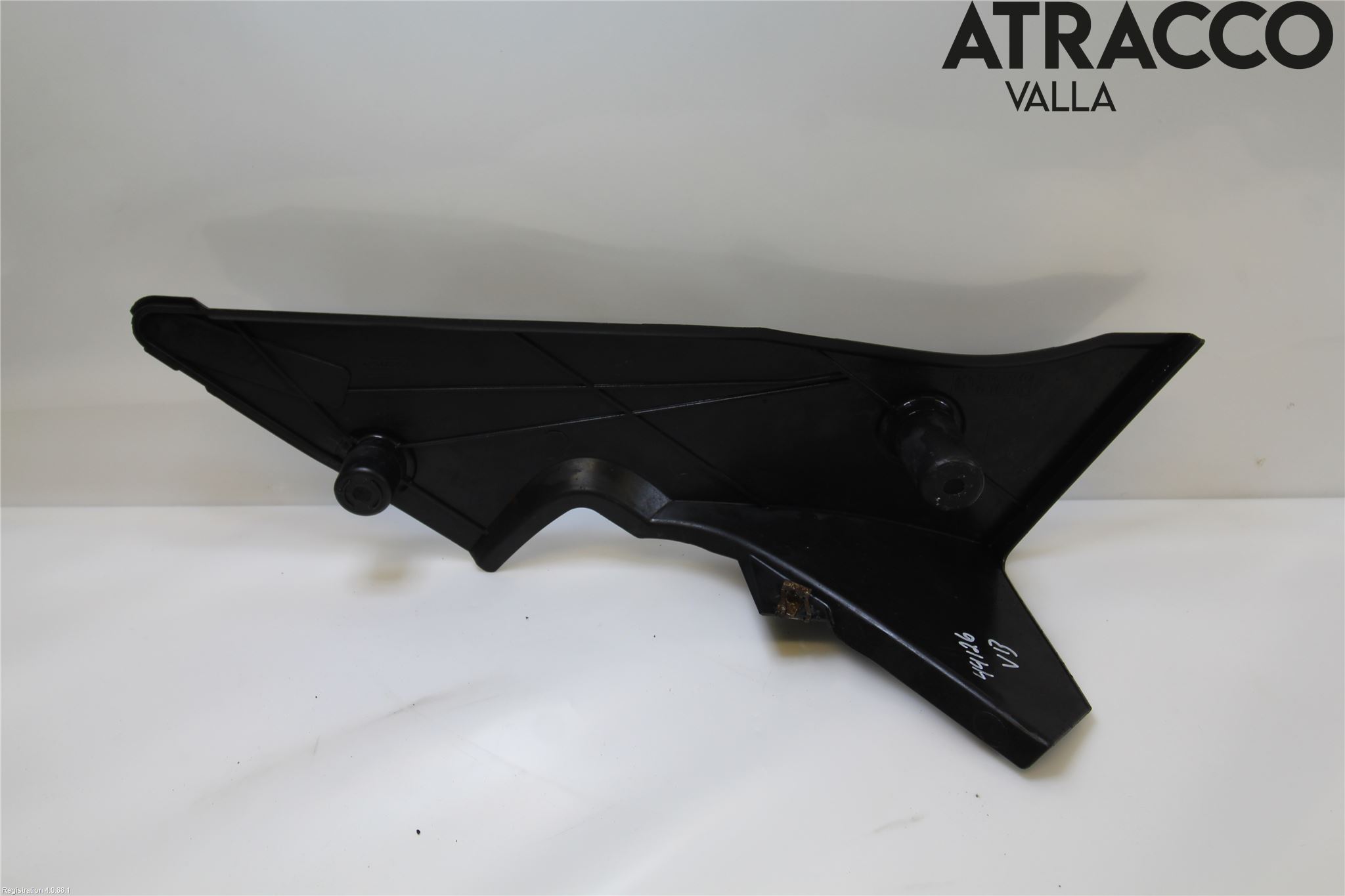 BMW 5 E60/61 Sed/Tou 02-10 Hasplåt Plåt-Plast