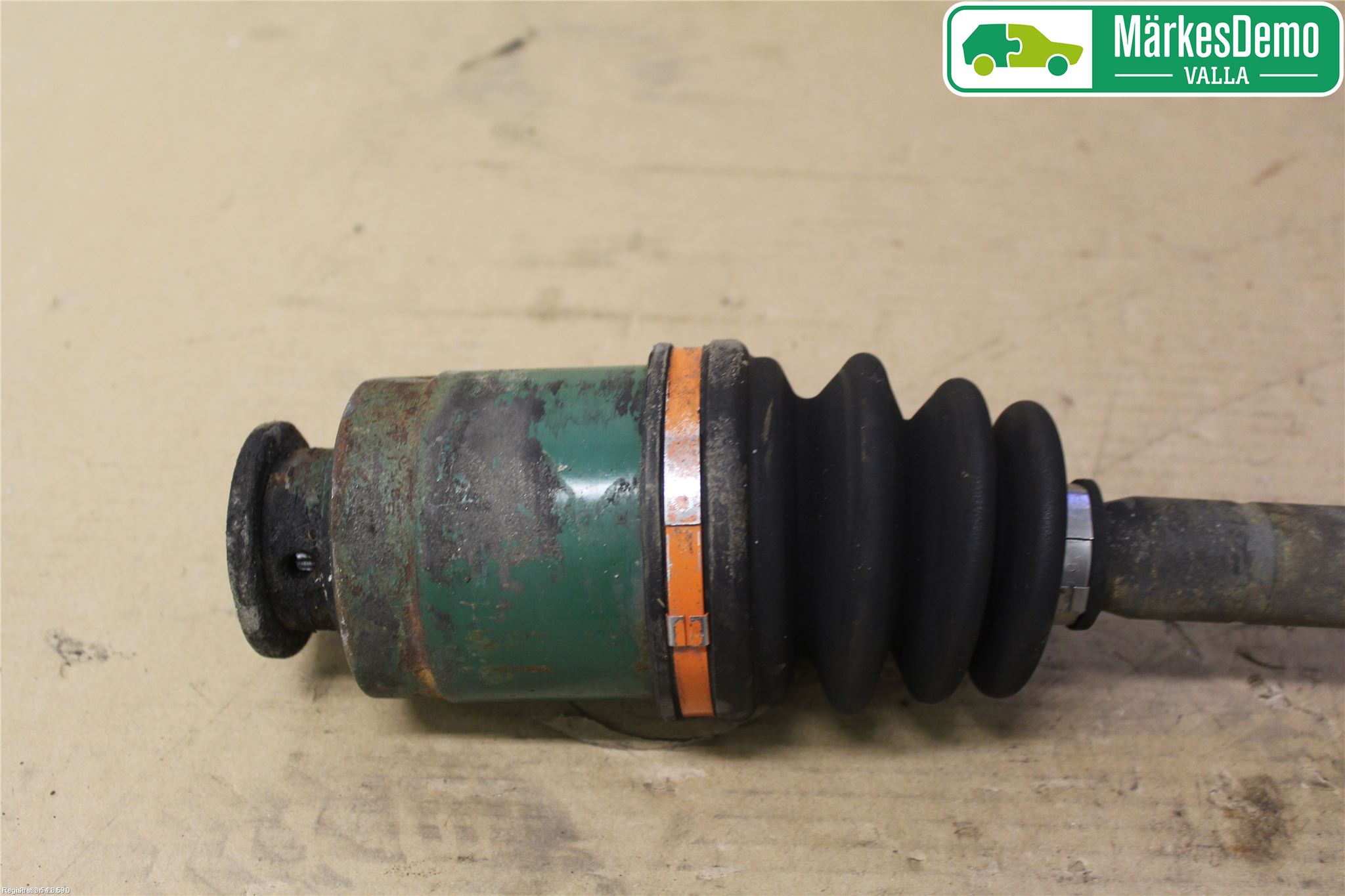 Subaru IMPREZA II  01-02 Drivaxel Fram Vänster