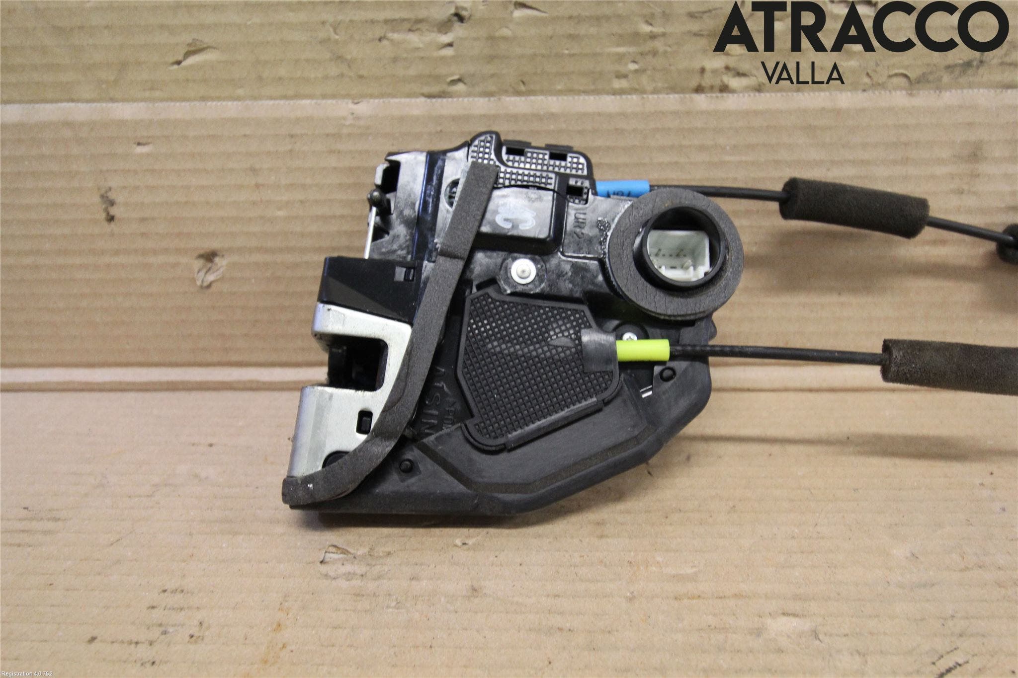 Toyota AVENSIS 09-15 Låskista-Dörrlås