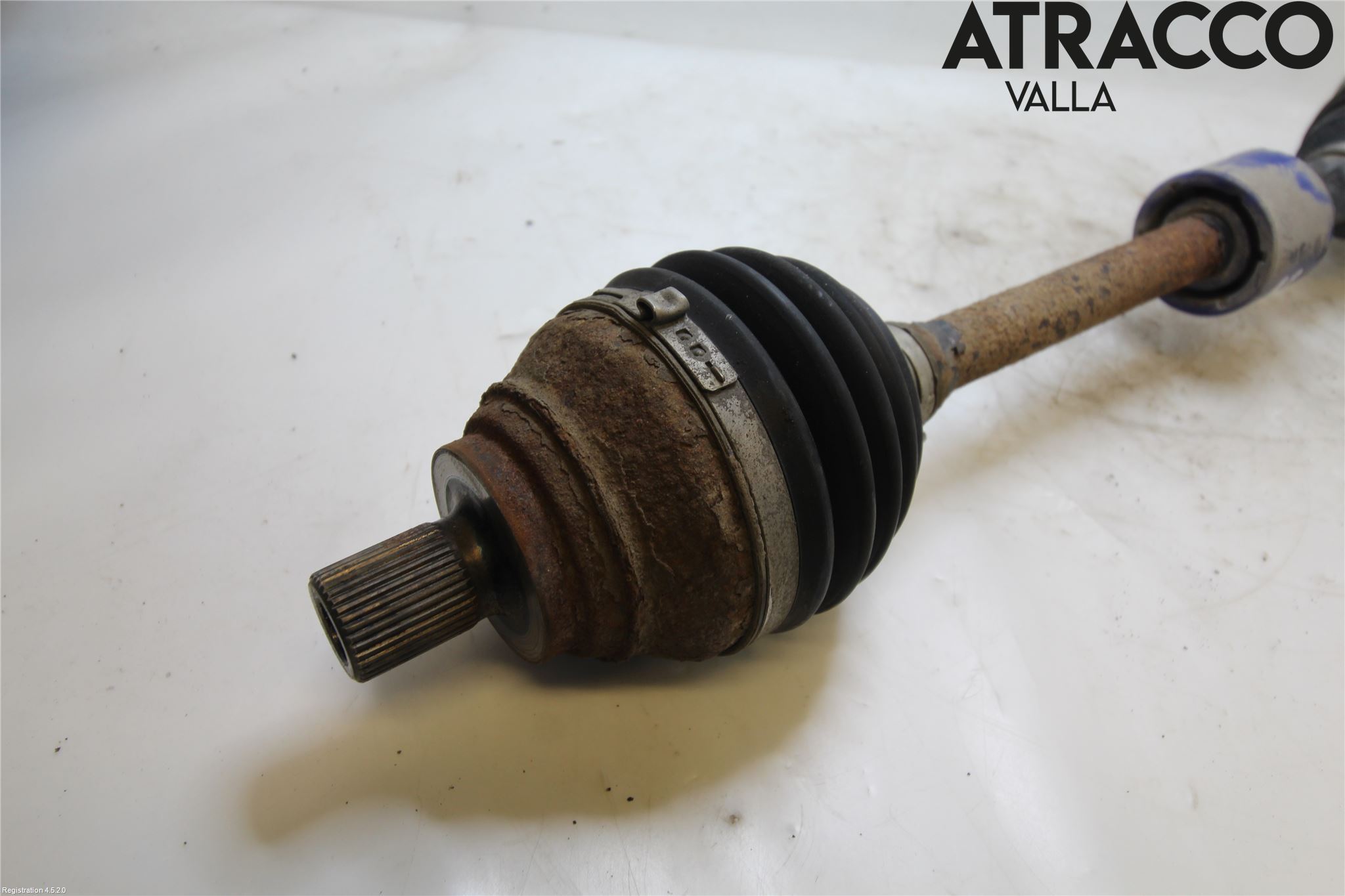 Volkswagen VW TIGUAN 16-24 Drivaxel Fram Höger