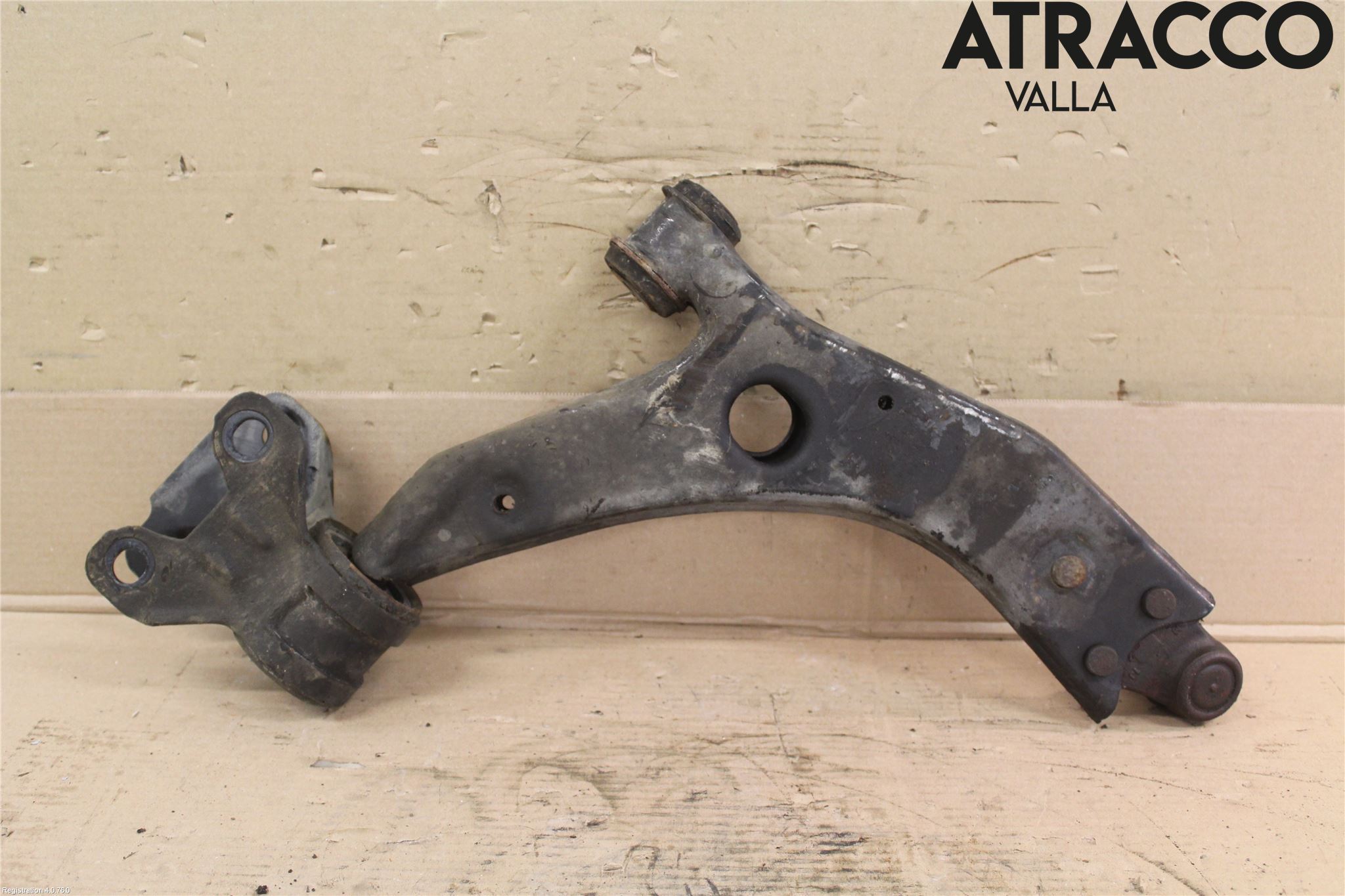 Ford FOCUS 15-18 Bärarm Fram Undre Vä