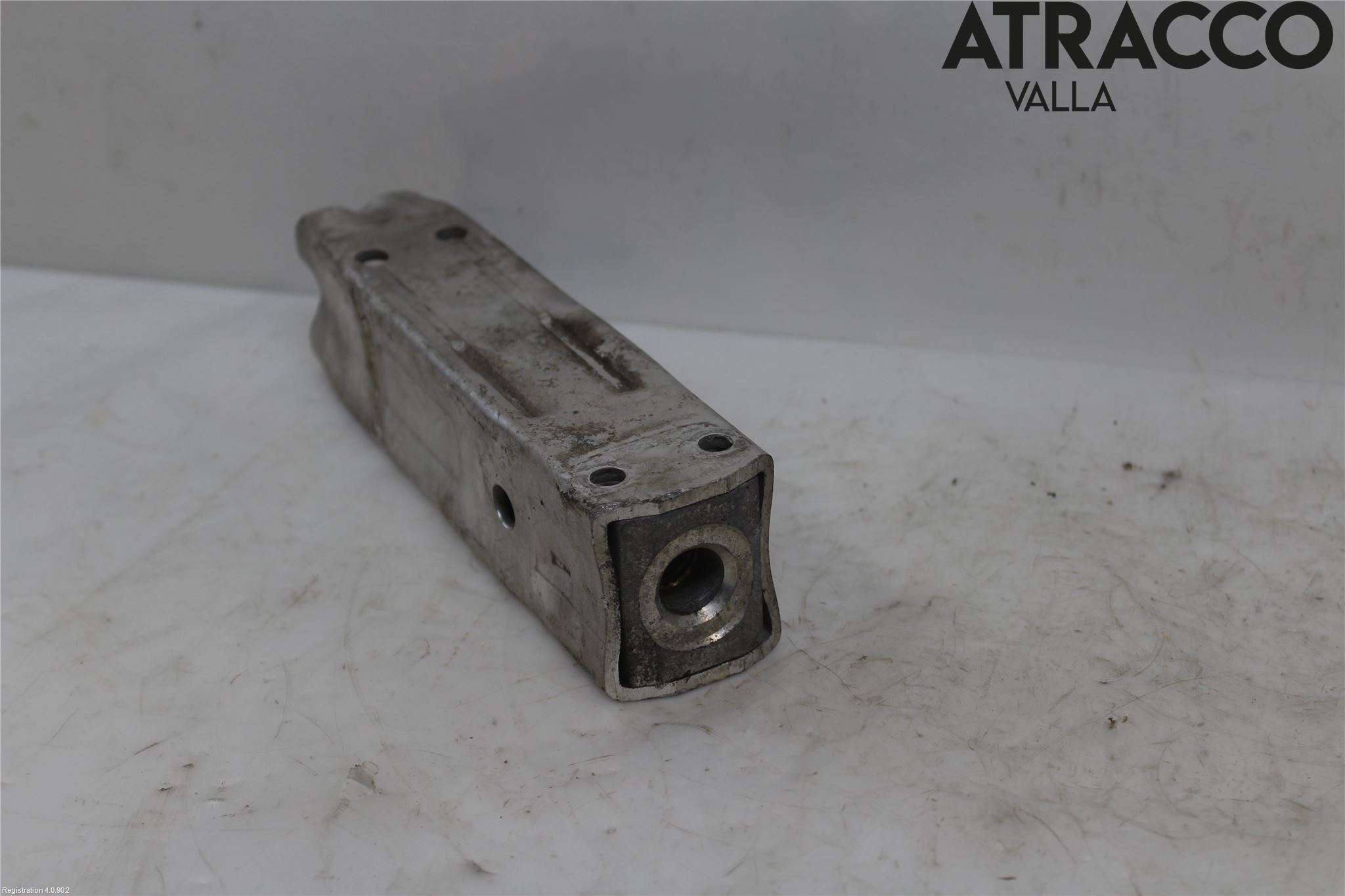 Audi A6/S6     05-11 Stötfångarbärjärn Fram