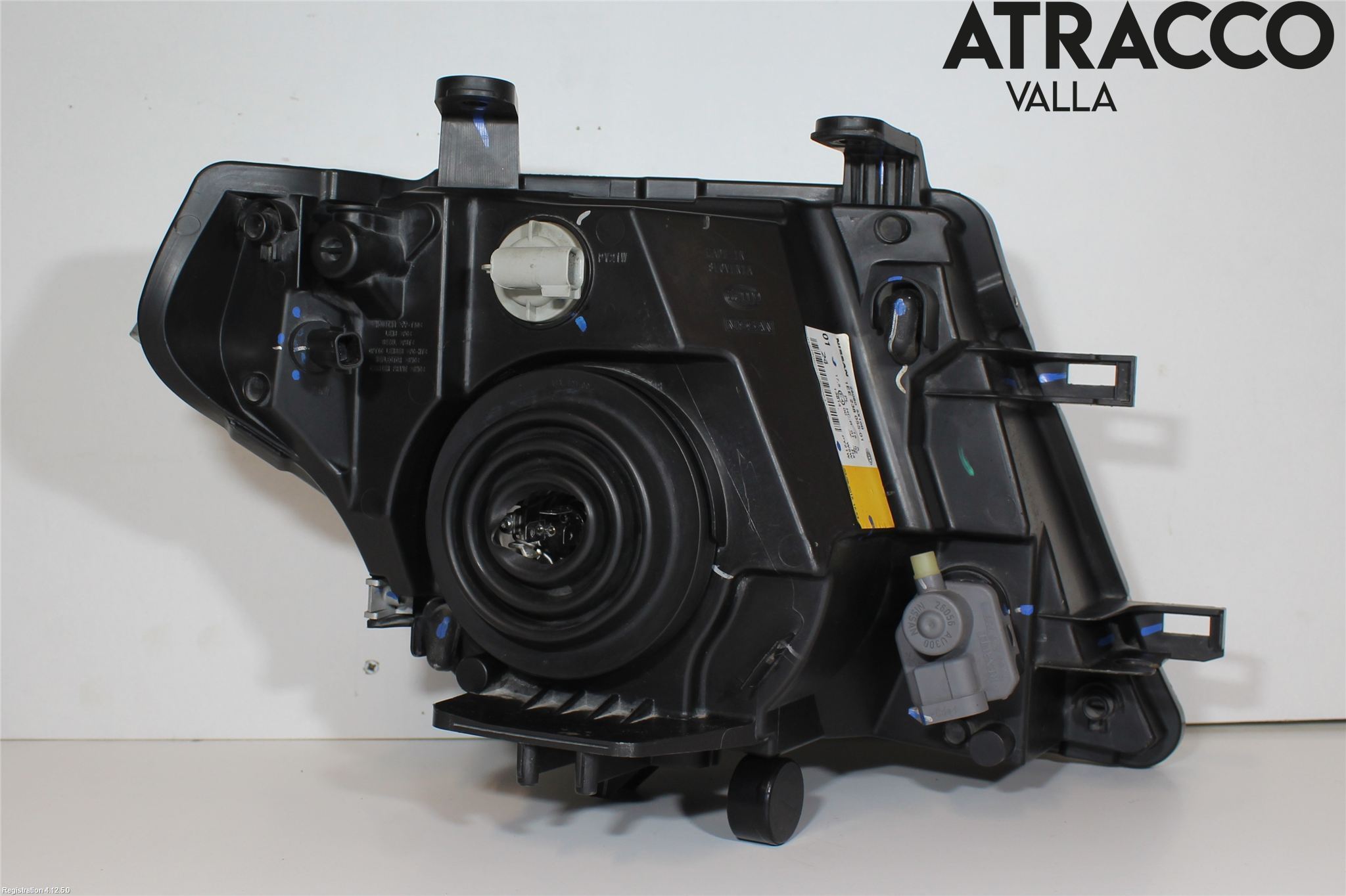 Nissan NAVARA 05-16 Strålkastare Vänster