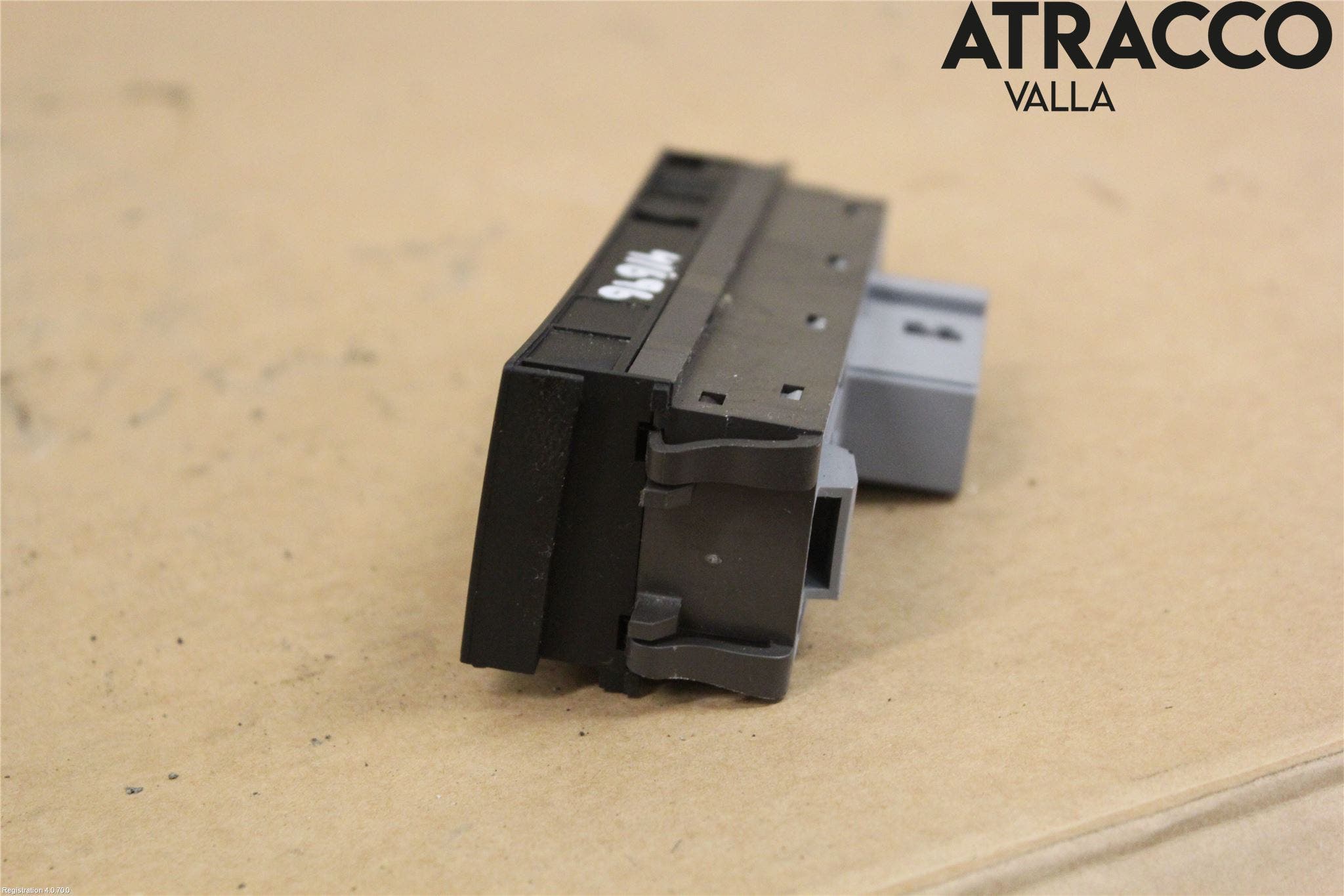 Volkswagen VW PASSAT 11-14 Strömställare Parkeringsbroms