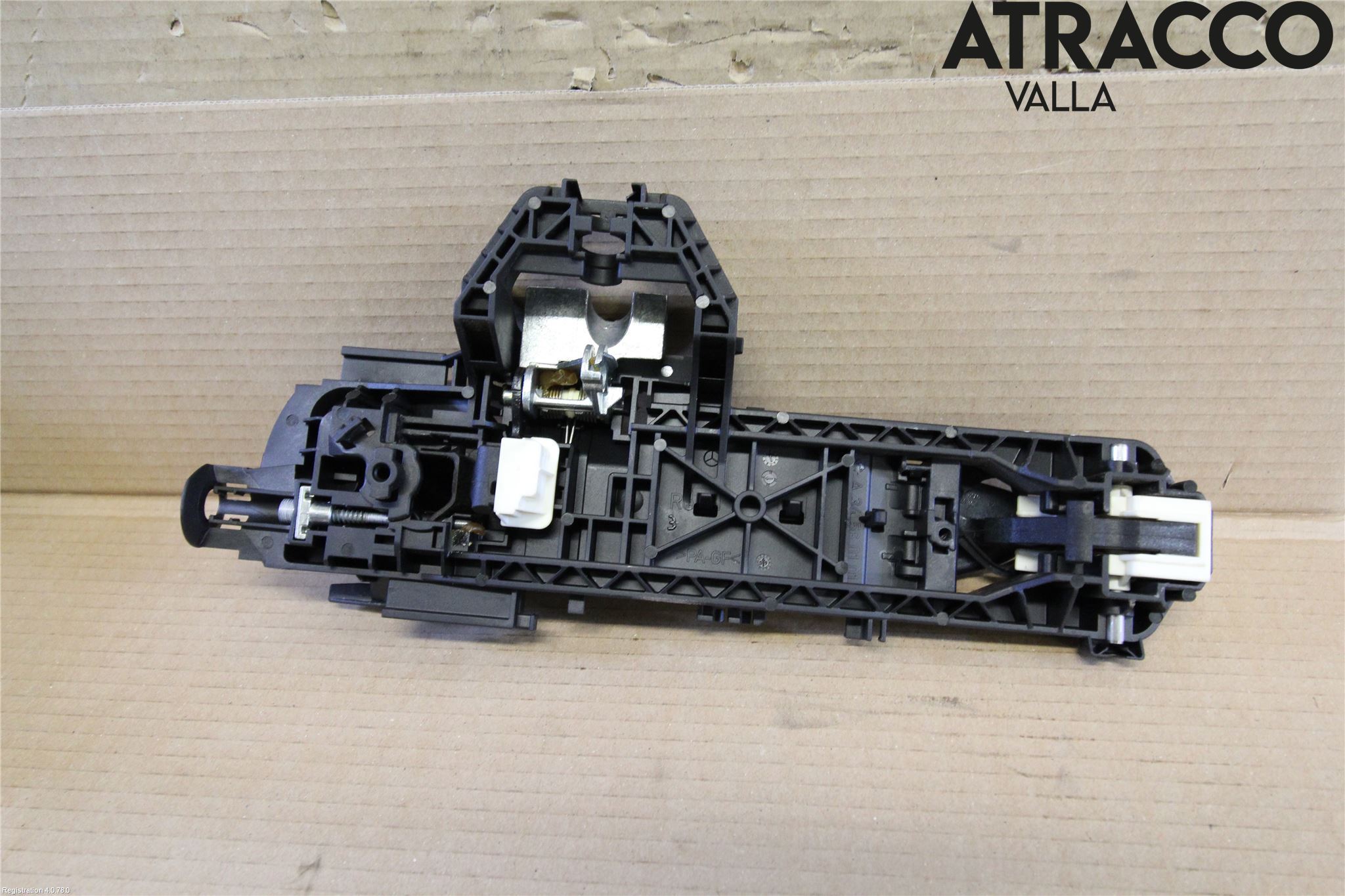 Mercedes-Benz MB E-KLASS (W212) 09-16 Dörrhandtag Yttre Hö