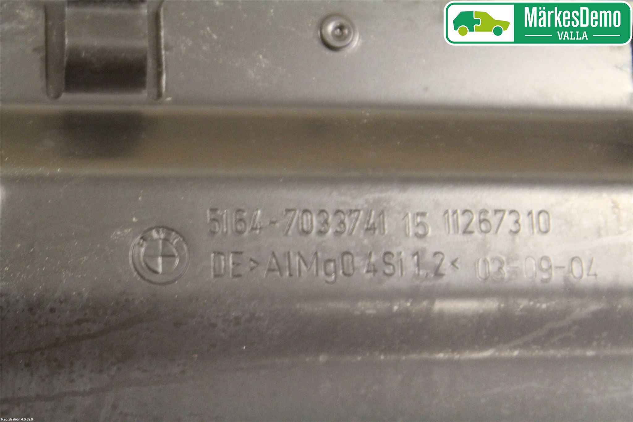 BMW 5 E60/61 Sed/Tou 02-10 Front Huvlåsplåt-Balk