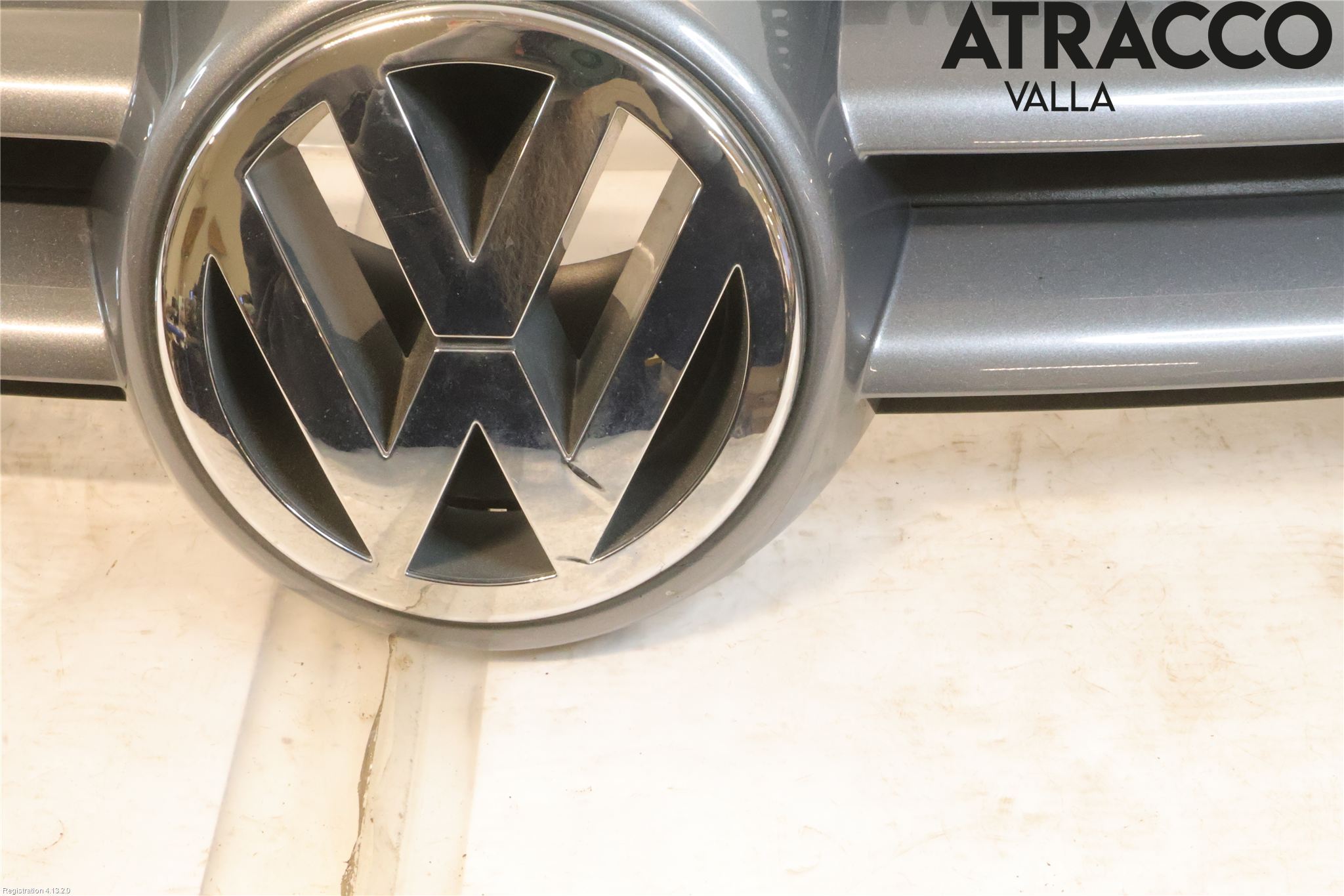 Volkswagen VW GOLF V 04-09 Grill Komp