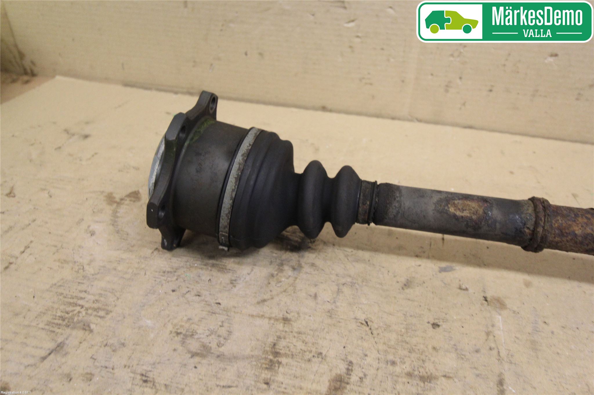 Audi A8/S8 4D 94-02 Drivaxel Fram Höger