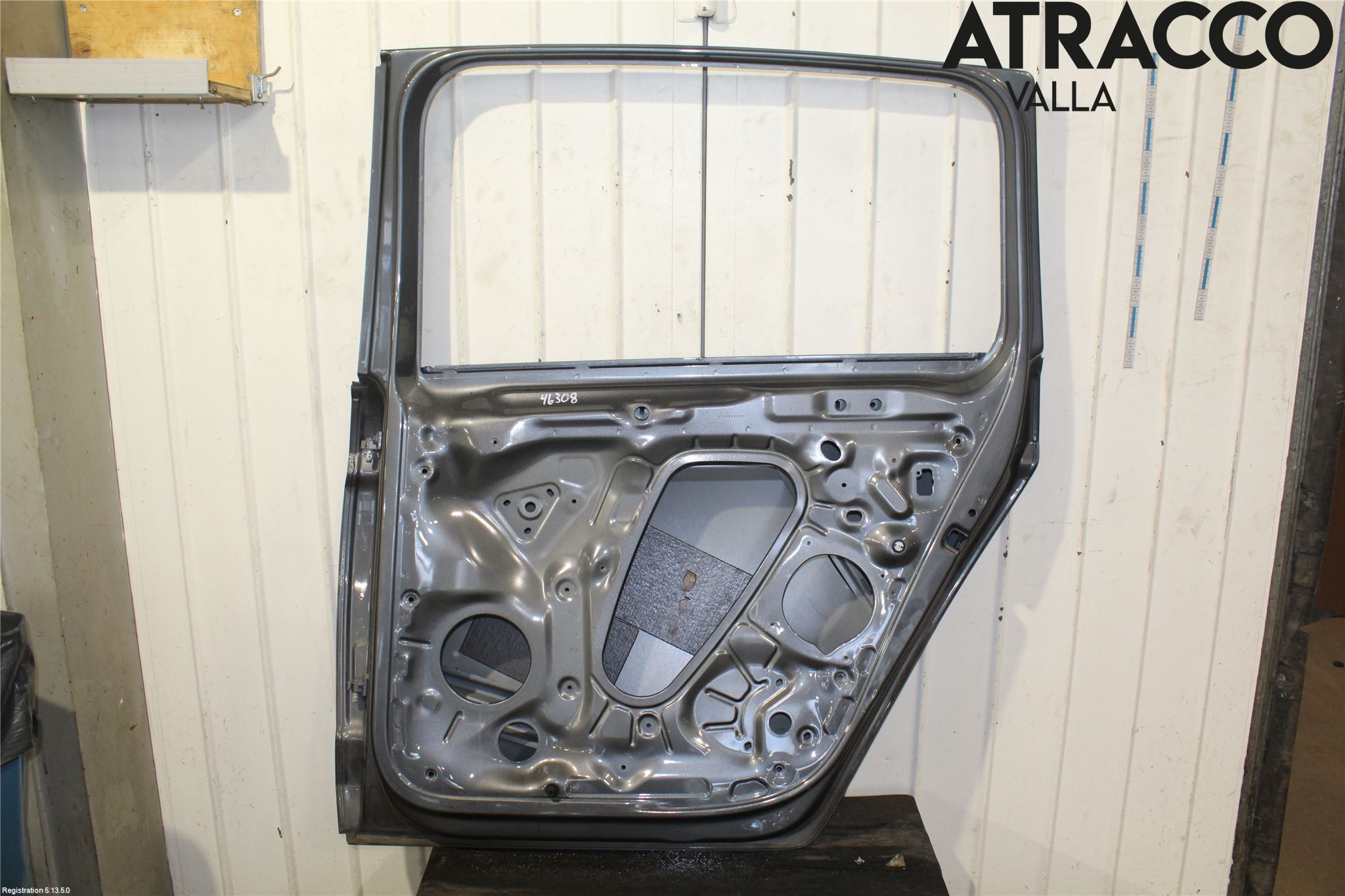 Volkswagen VW TOURAN 16- Dörr Bak Höger