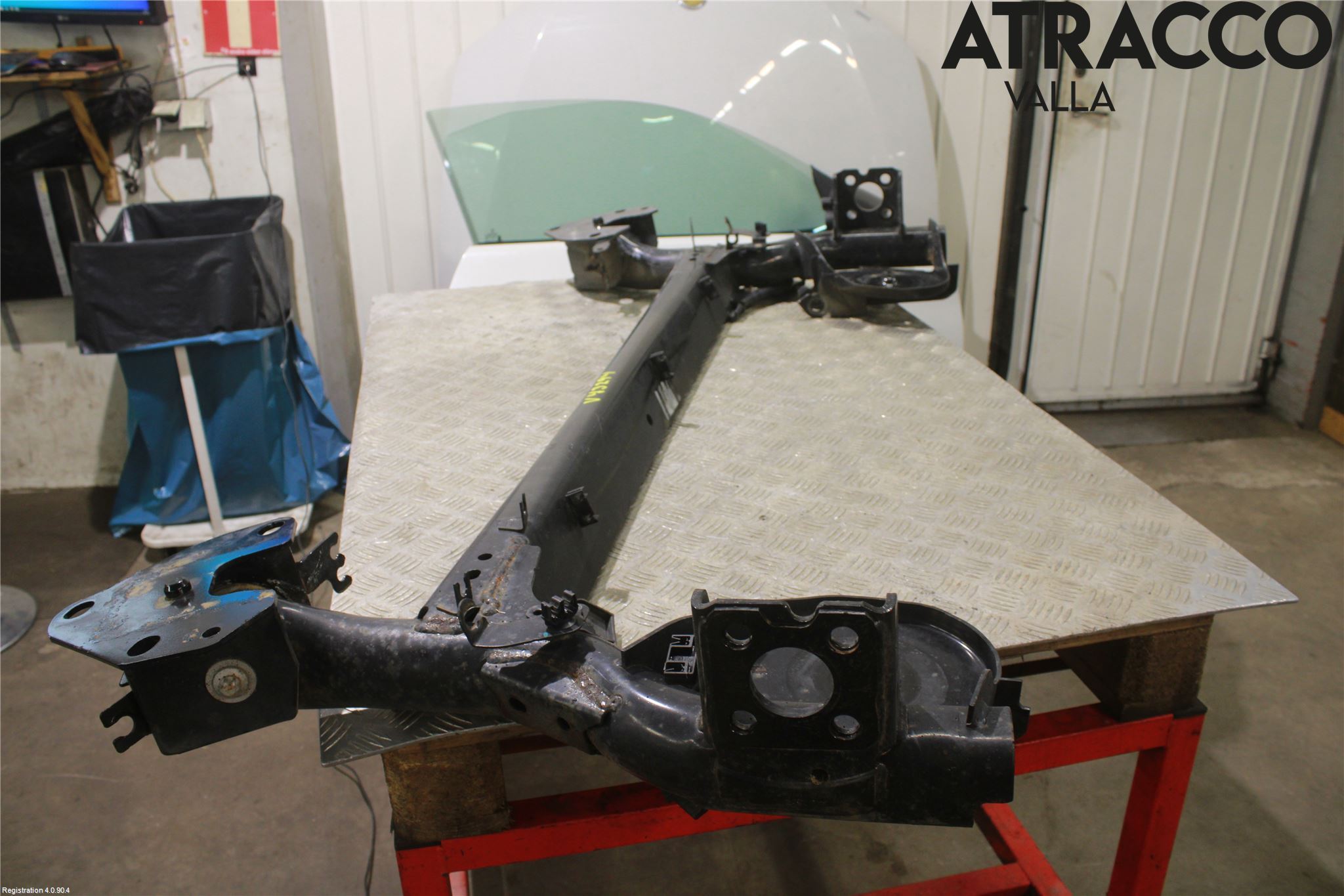 Nissan NV250 20-22 Bakaxelbalk