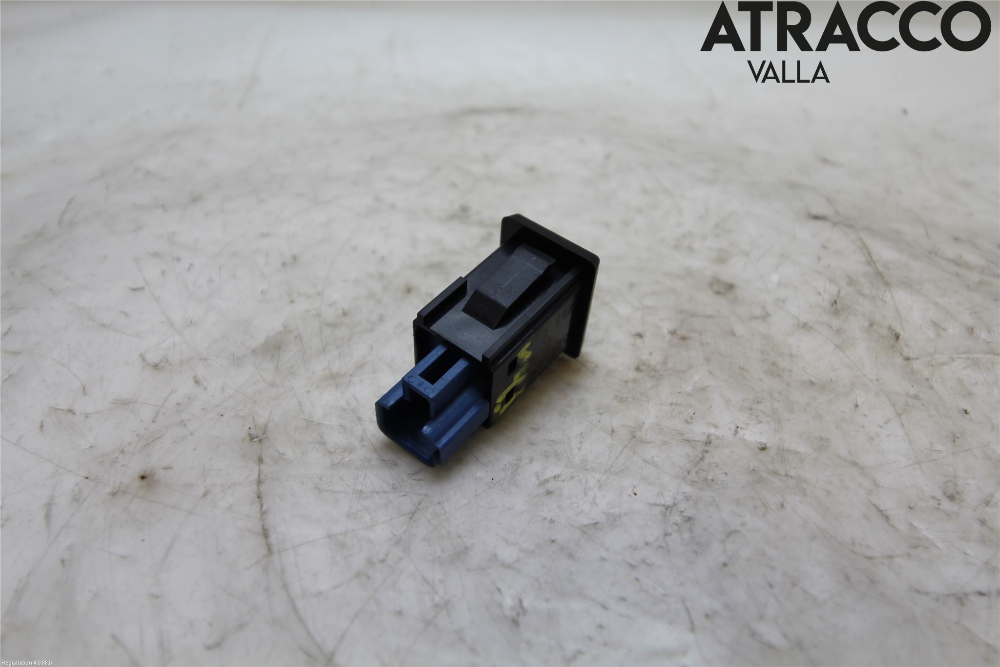 Mitsubishi OUTLANDER 13-21 Strömställare Baklucka