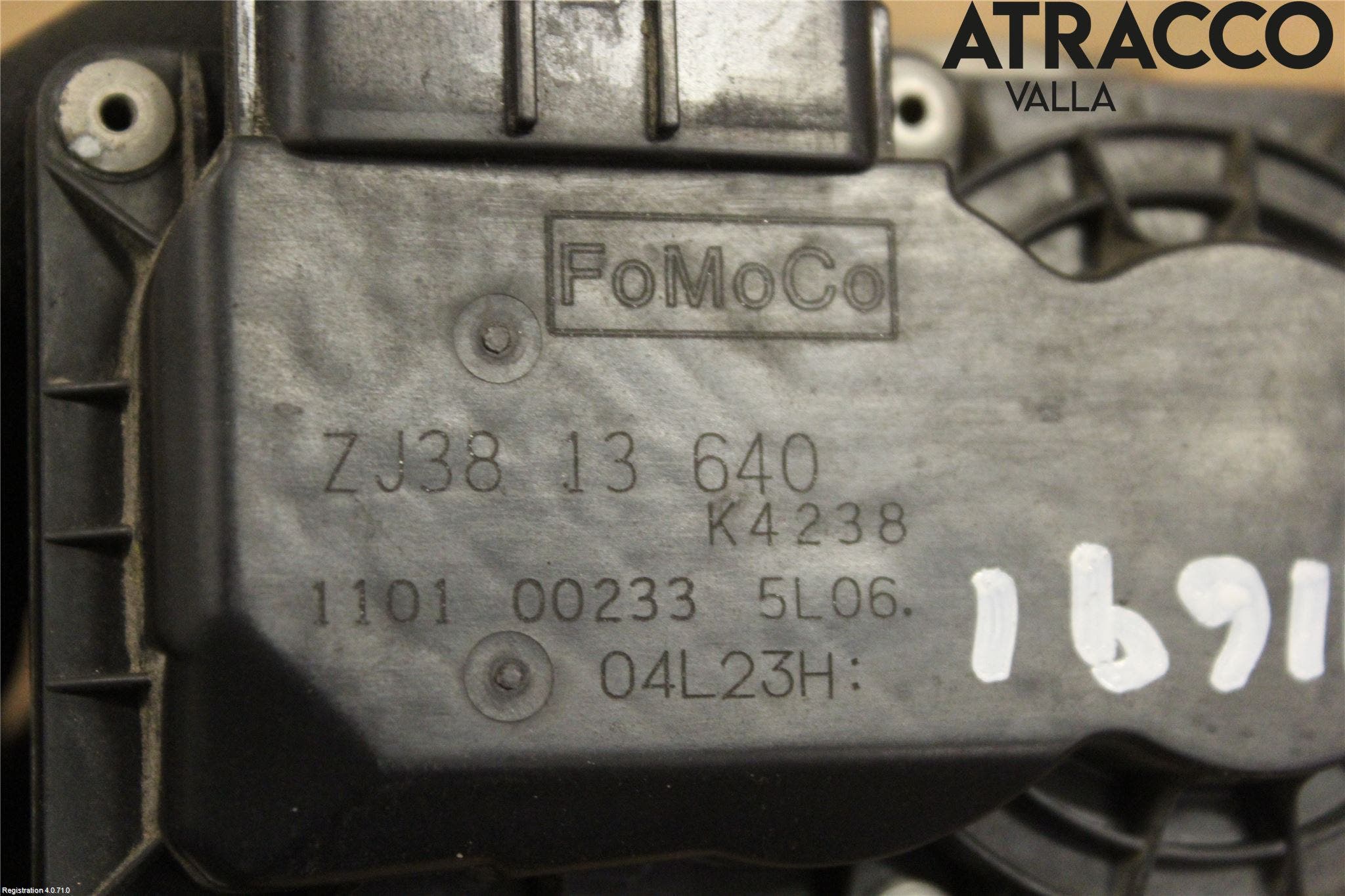 Mazda 2 (DE) 08-15 Injspjällhus