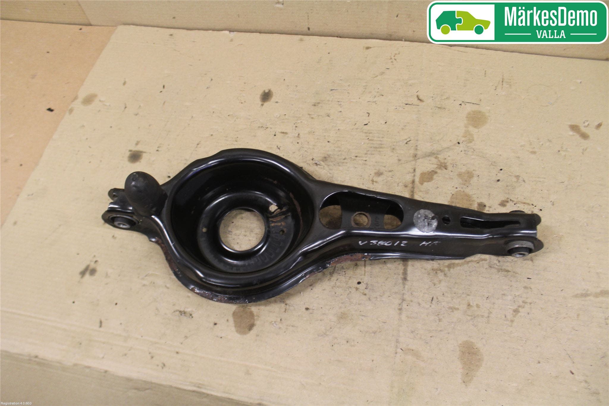 Volvo V40 12-19 Bärarm Bak Höger