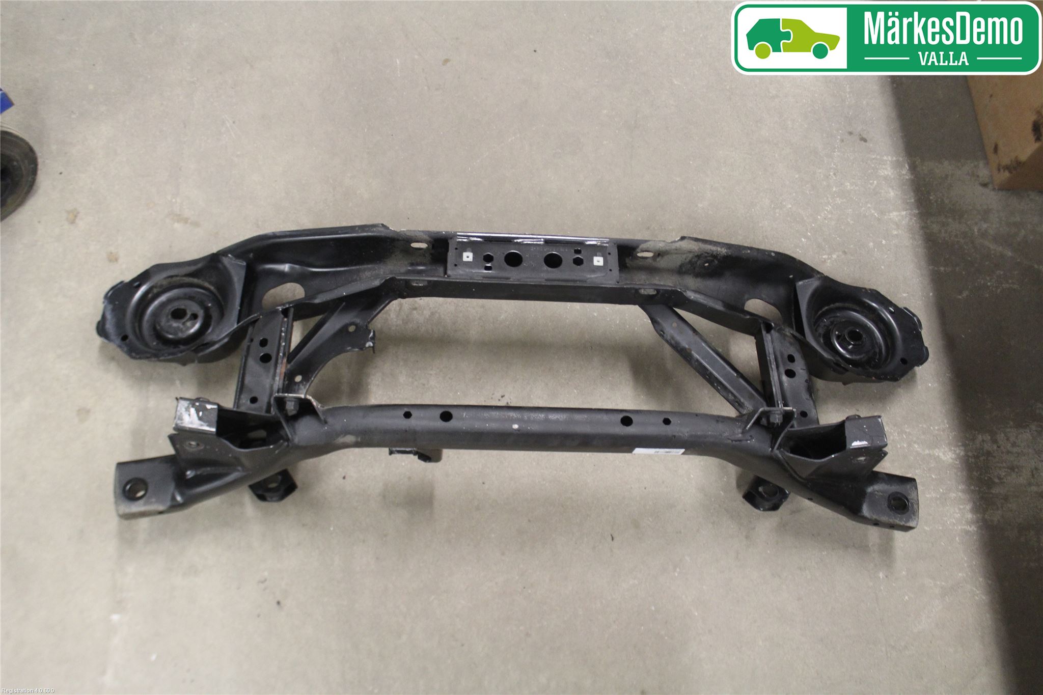 Volvo V40 12-19 Bakaxelbalk