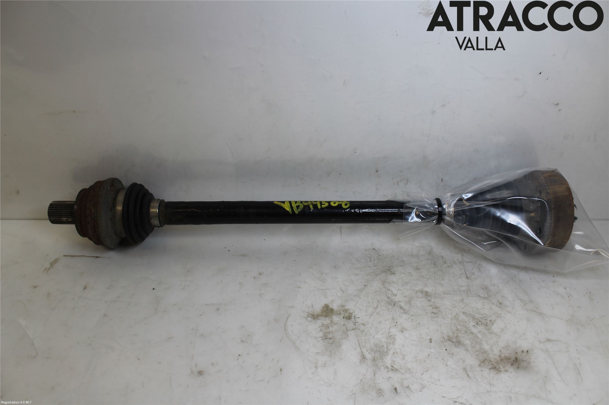 Volkswagen VW PASSAT 15-19 Drivaxel Bak Vänster