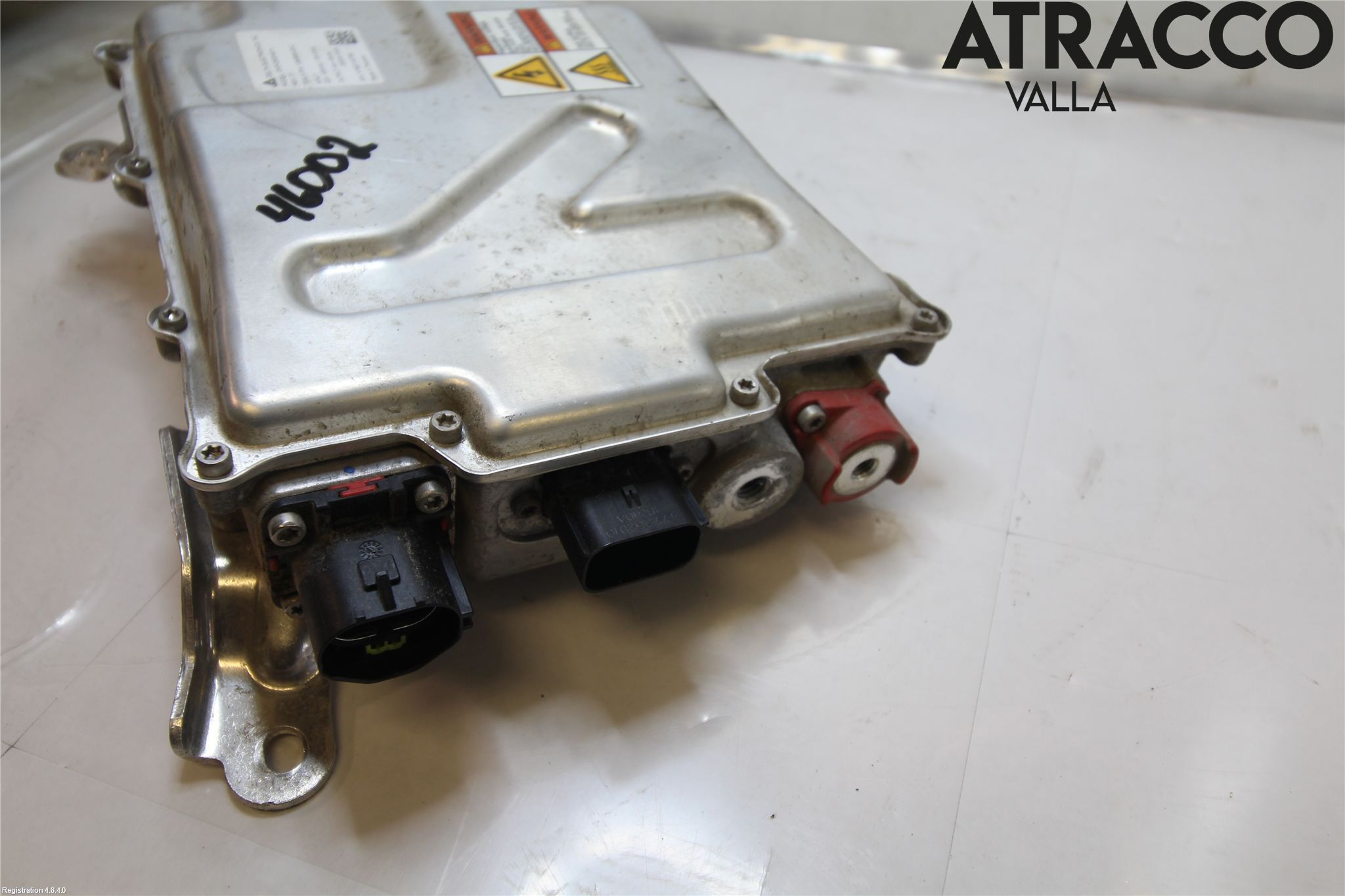 Tesla MODEL X 16- Converter