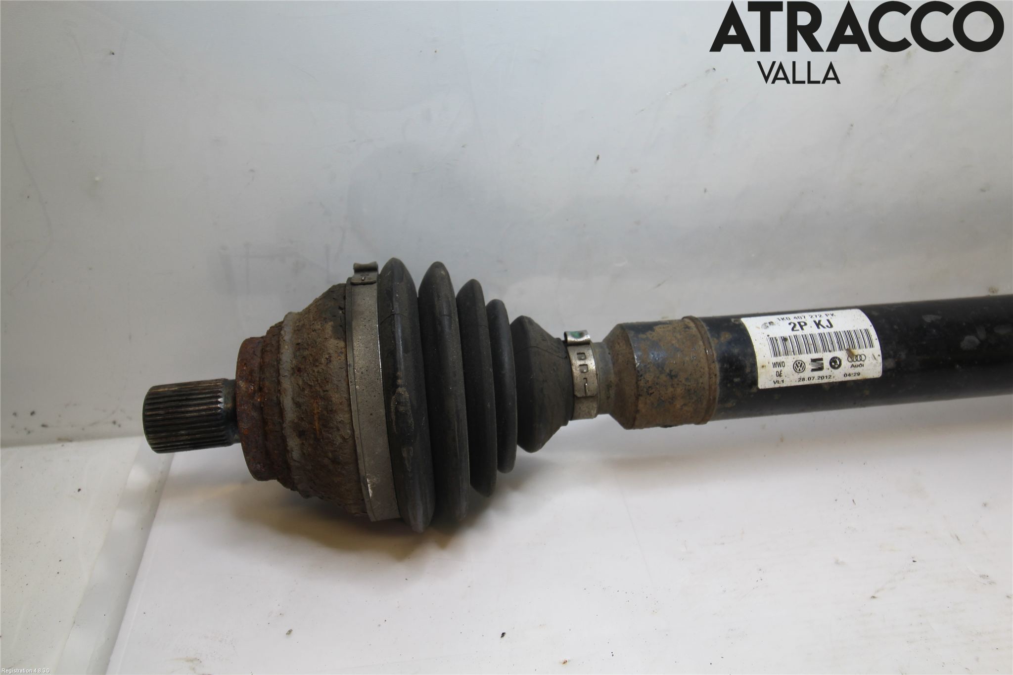 Volkswagen VW PASSAT 11-14 Drivaxel Fram Höger
