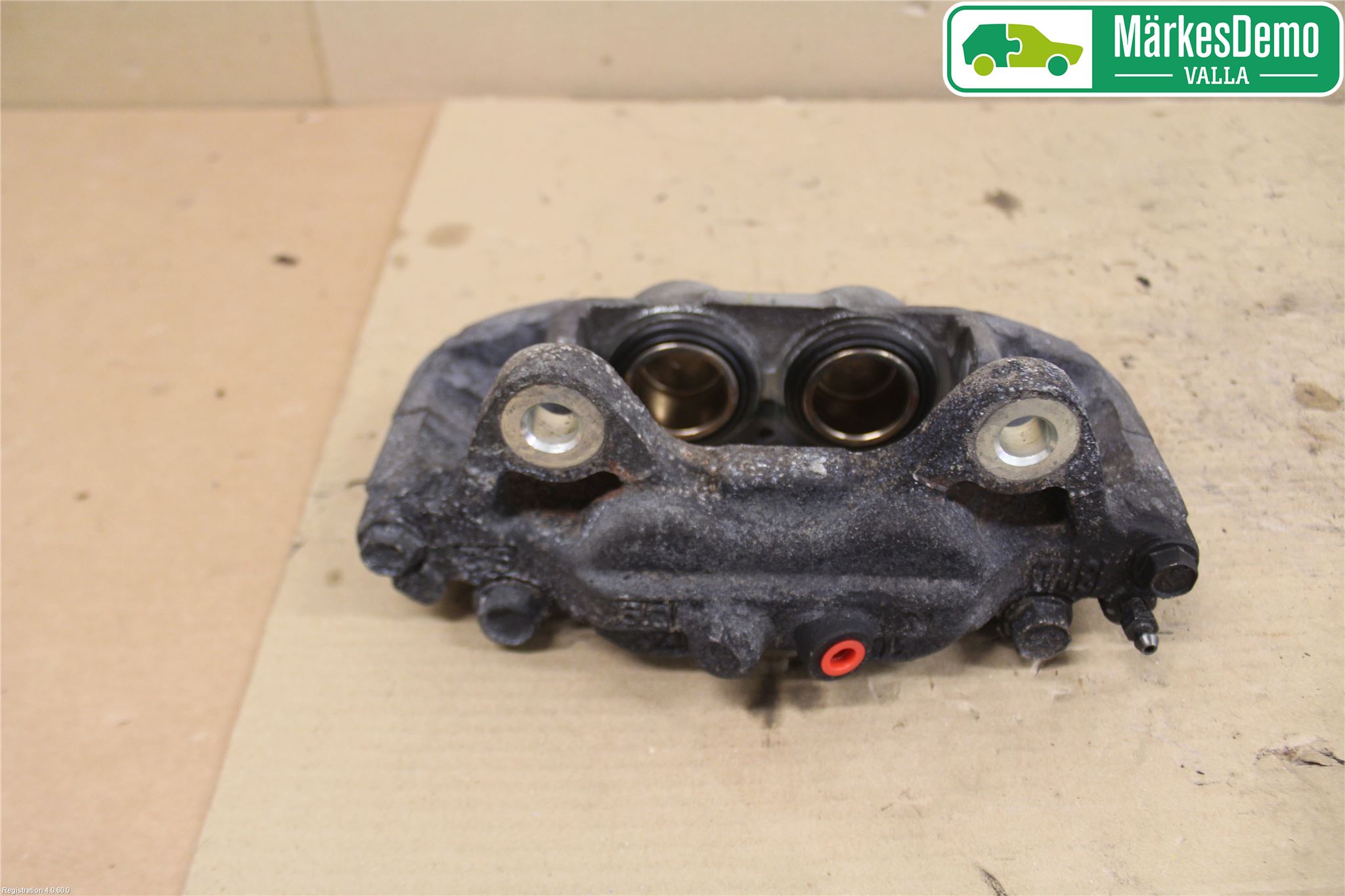 Toyota HILUX 16- Bromsok Fram Höger