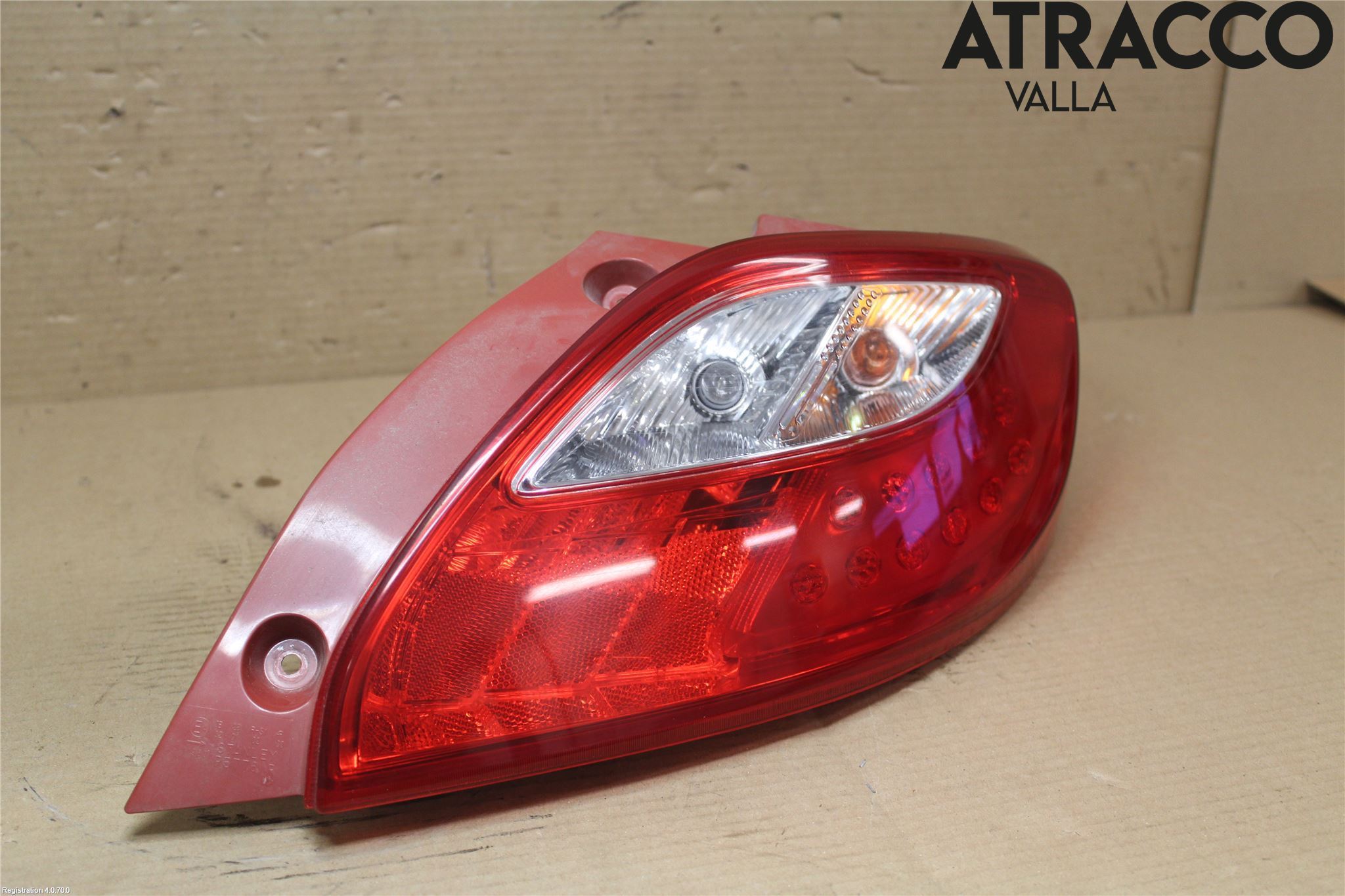 Mazda 2 (DE) 08-15 Bakljus Höger