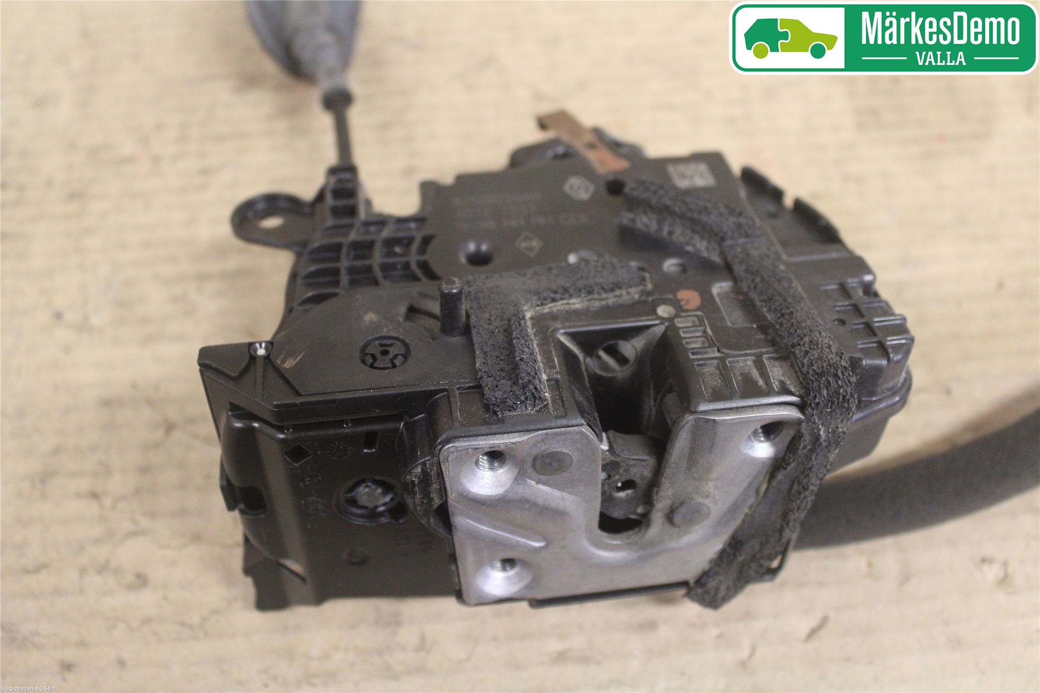 Renault CLIO IV 12-16 Låskista-Dörrlås