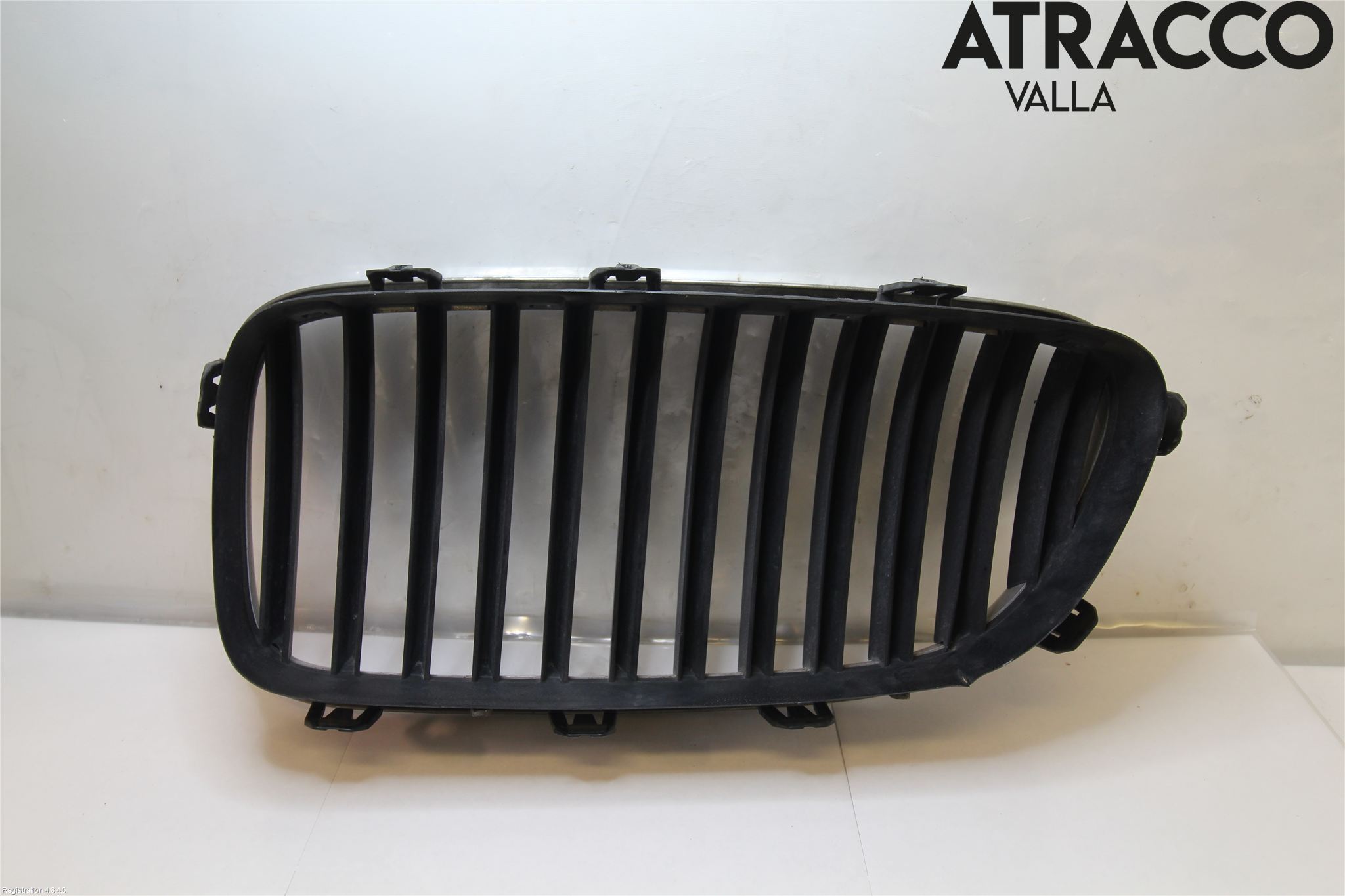 BMW 5 F10/F11/F18 09-17 Grilldel Höger