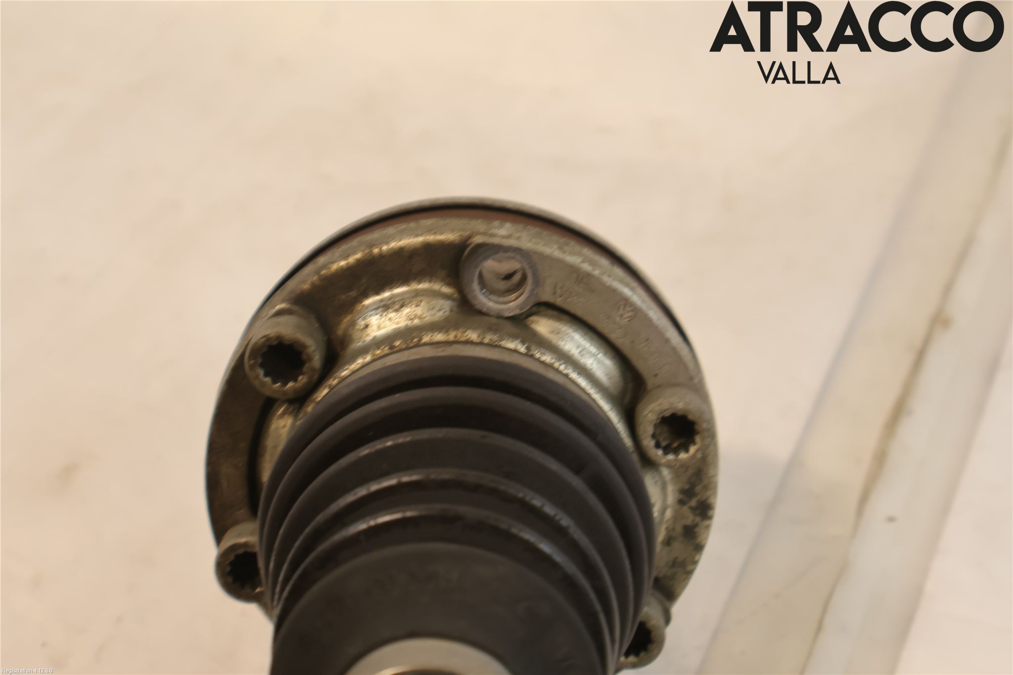 Volkswagen VW CADDY 16-20 Drivaxel Fram Vänster