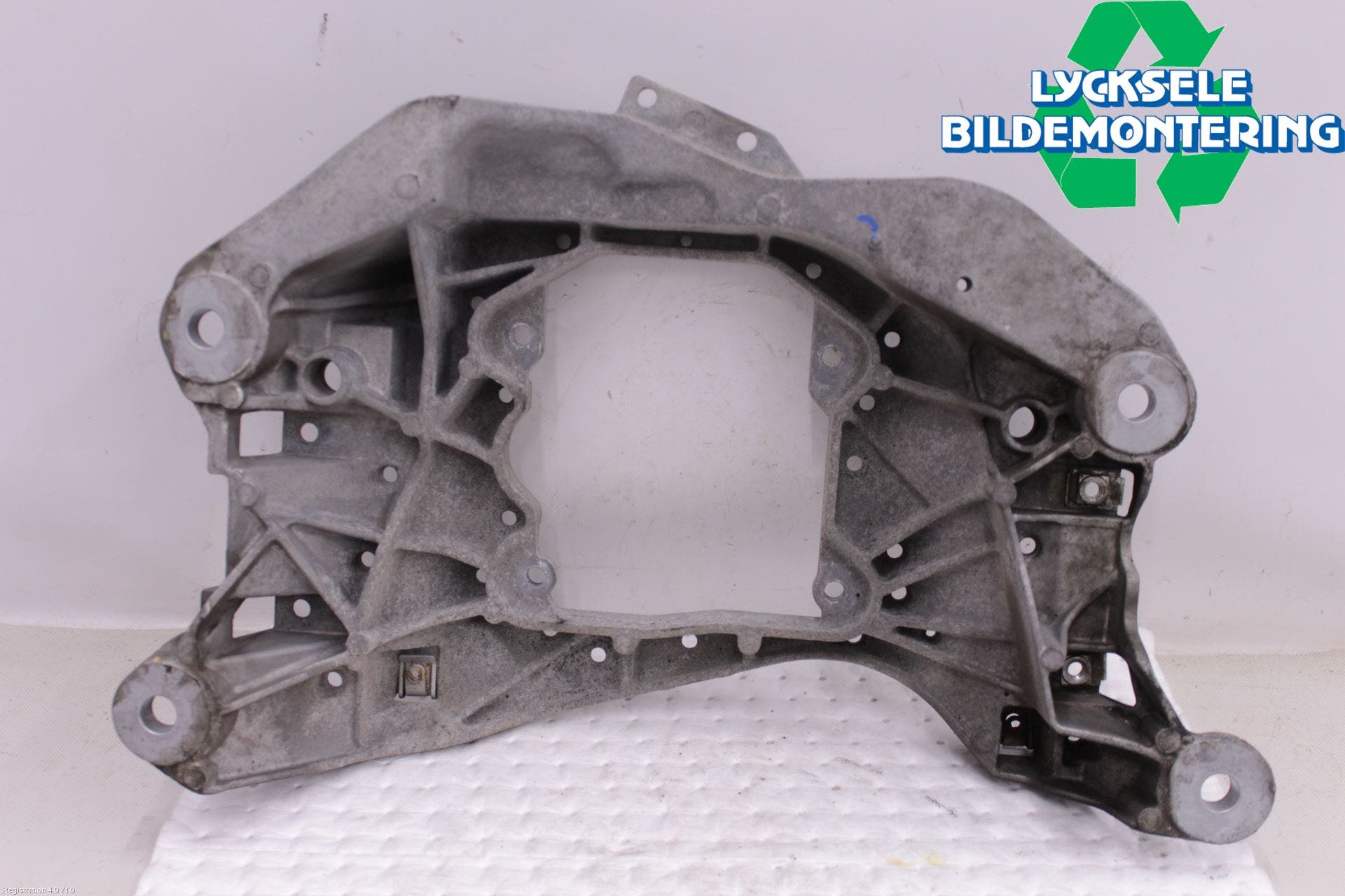 Audi A6 ALLROAD 12-18 Växellådsbalk