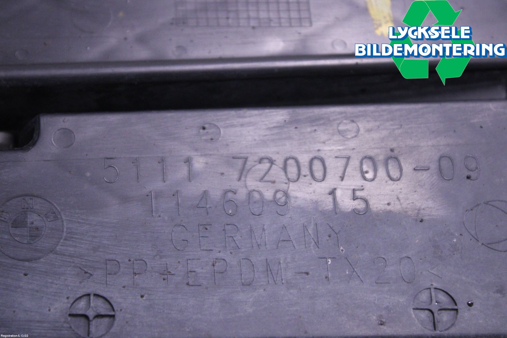 BMW 5 F10/F11/F18 09-17 Grilldel Höger