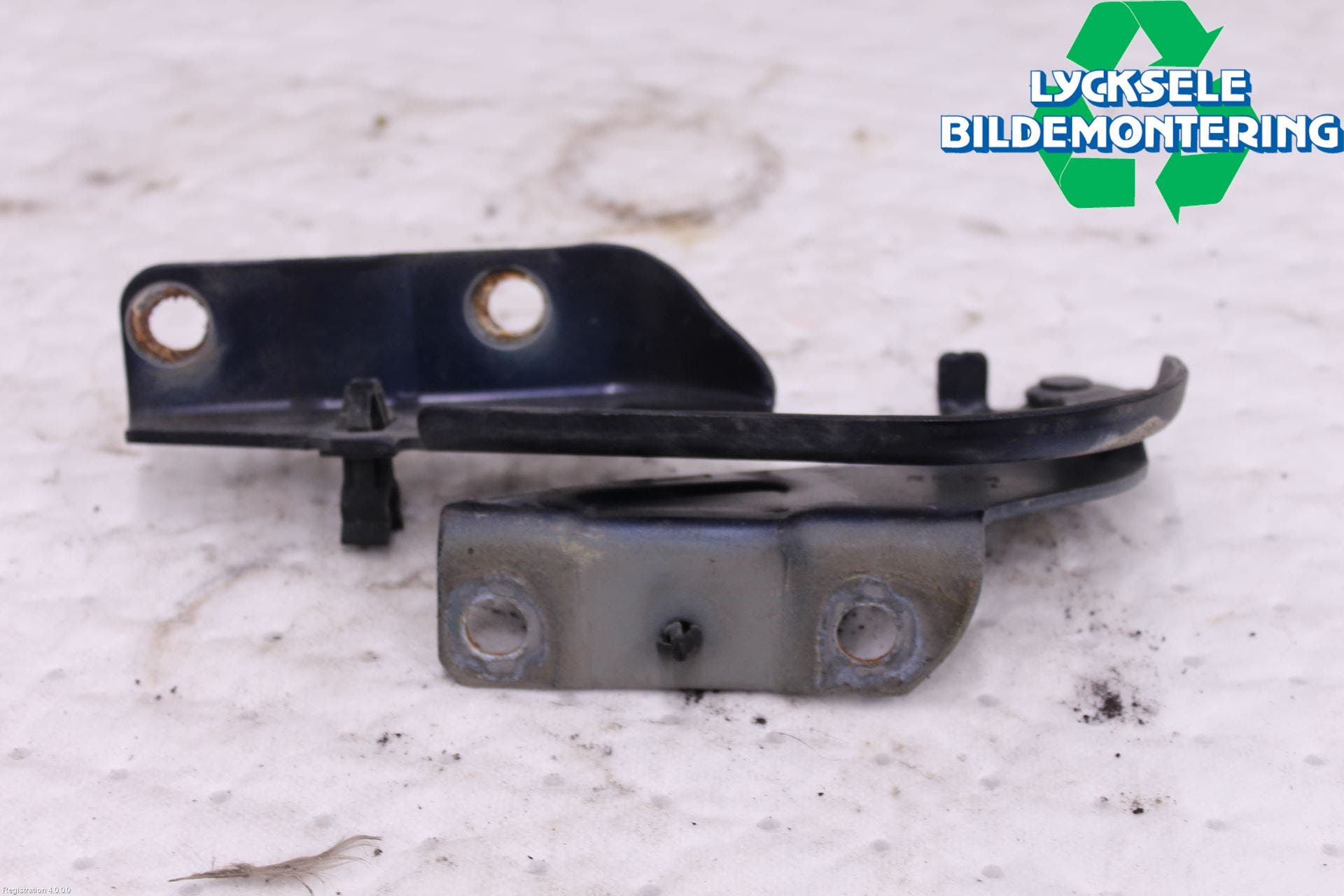 Mitsubishi OUTLANDER 07-12 Huvgångjärn