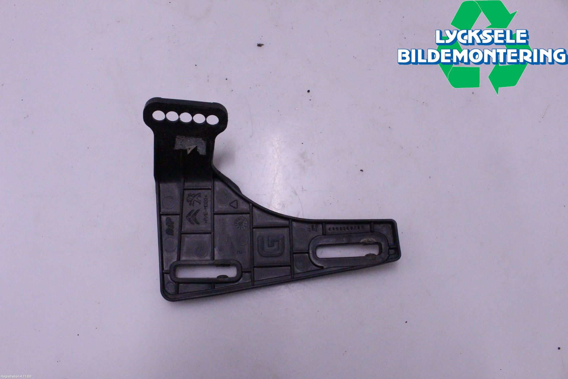 Peugeot 2008 13-20 Skärmfäste Fram Vä