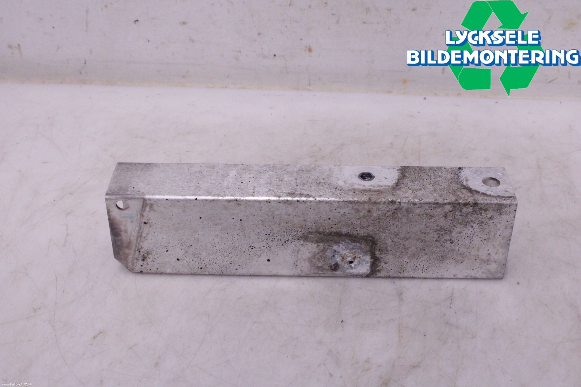 BMW 5 F10/F11/F18 09-17 Stötfångarbärjärn Fram