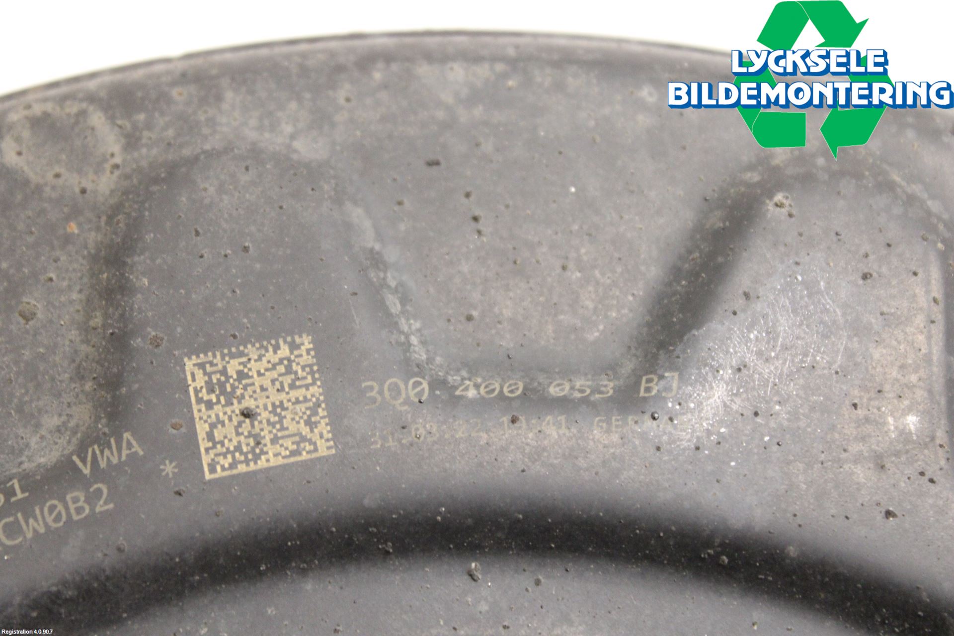 Volkswagen VW PASSAT 20-24 Bromssköld Fram