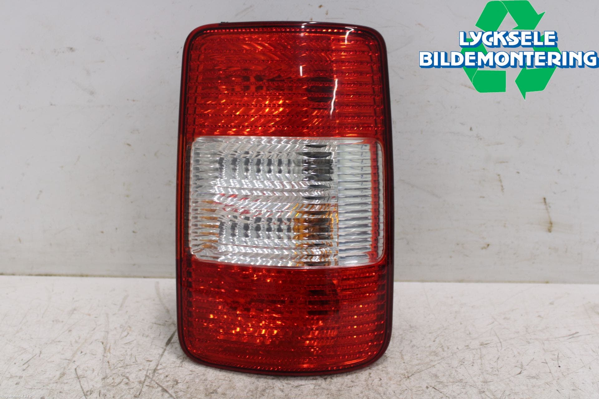 Volkswagen VW CADDY 04-10 Bakljus Höger