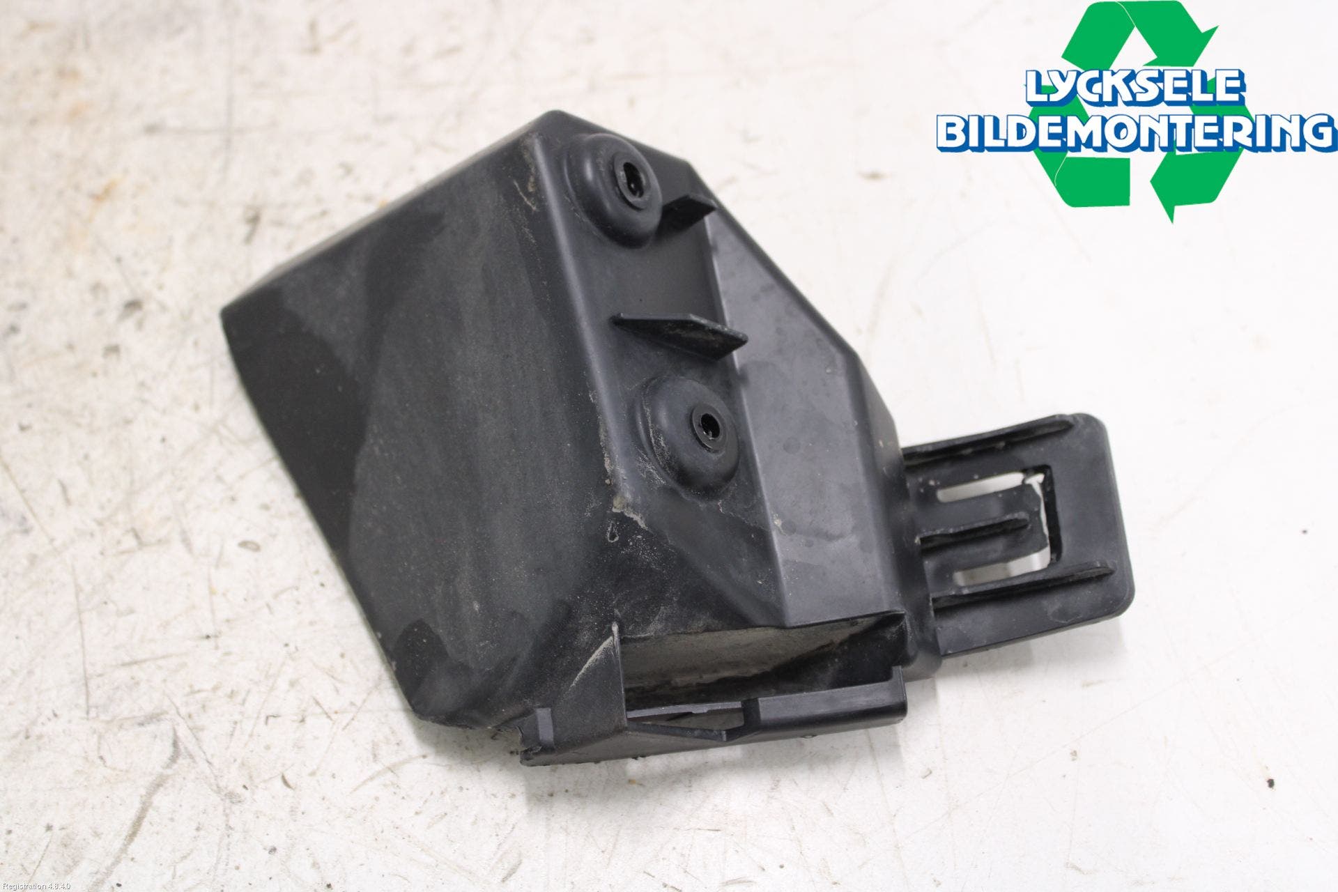 Ford FOCUS 15-18 Stötfångarfäste Bak Hö