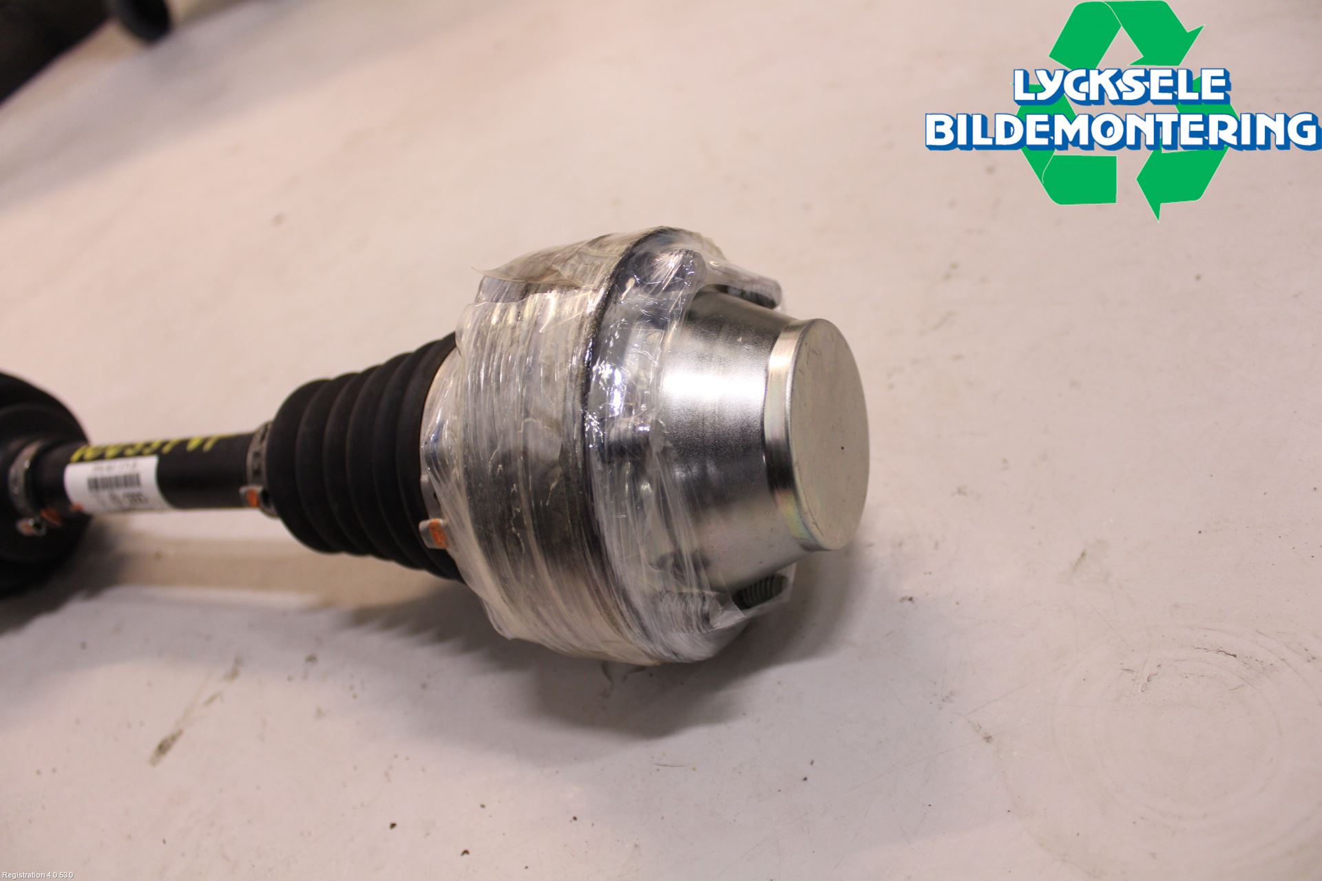 Volkswagen VW TOUAREG 7P 11-18 Drivaxel Fram Vänster