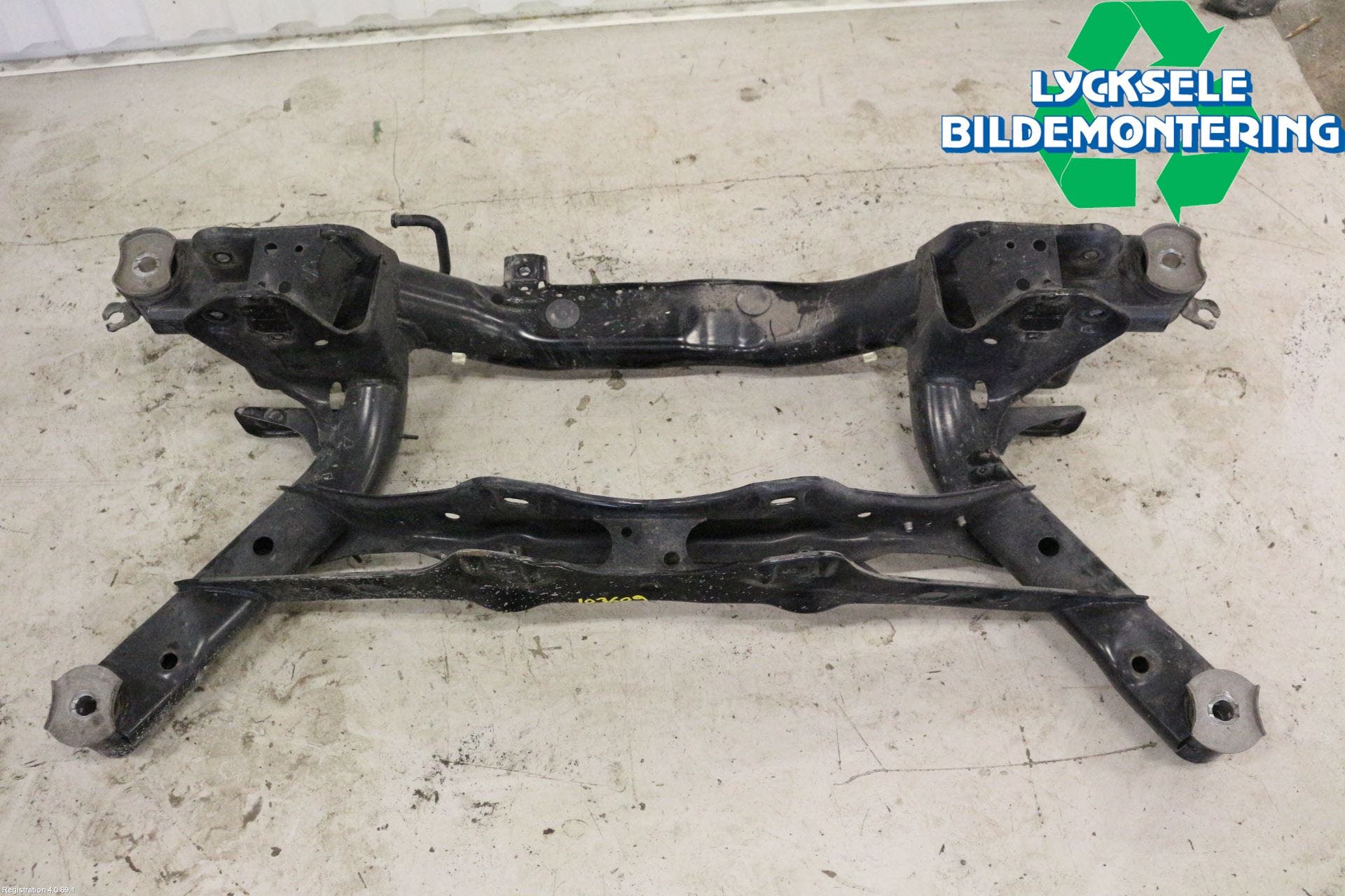 Volkswagen VW TIGUAN 16-24 Bakaxelbalk