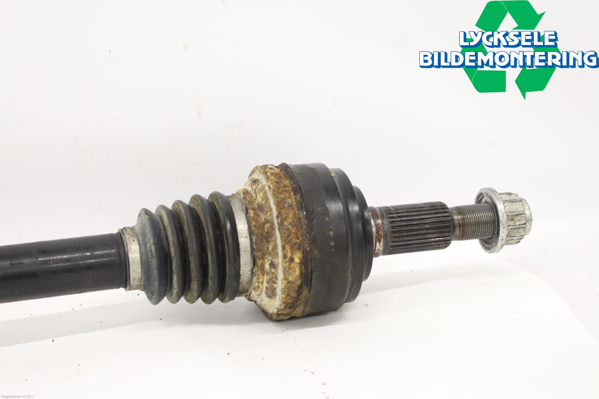 Volkswagen VW TOUAREG 7P 11-18 Drivaxel Bak Vänster