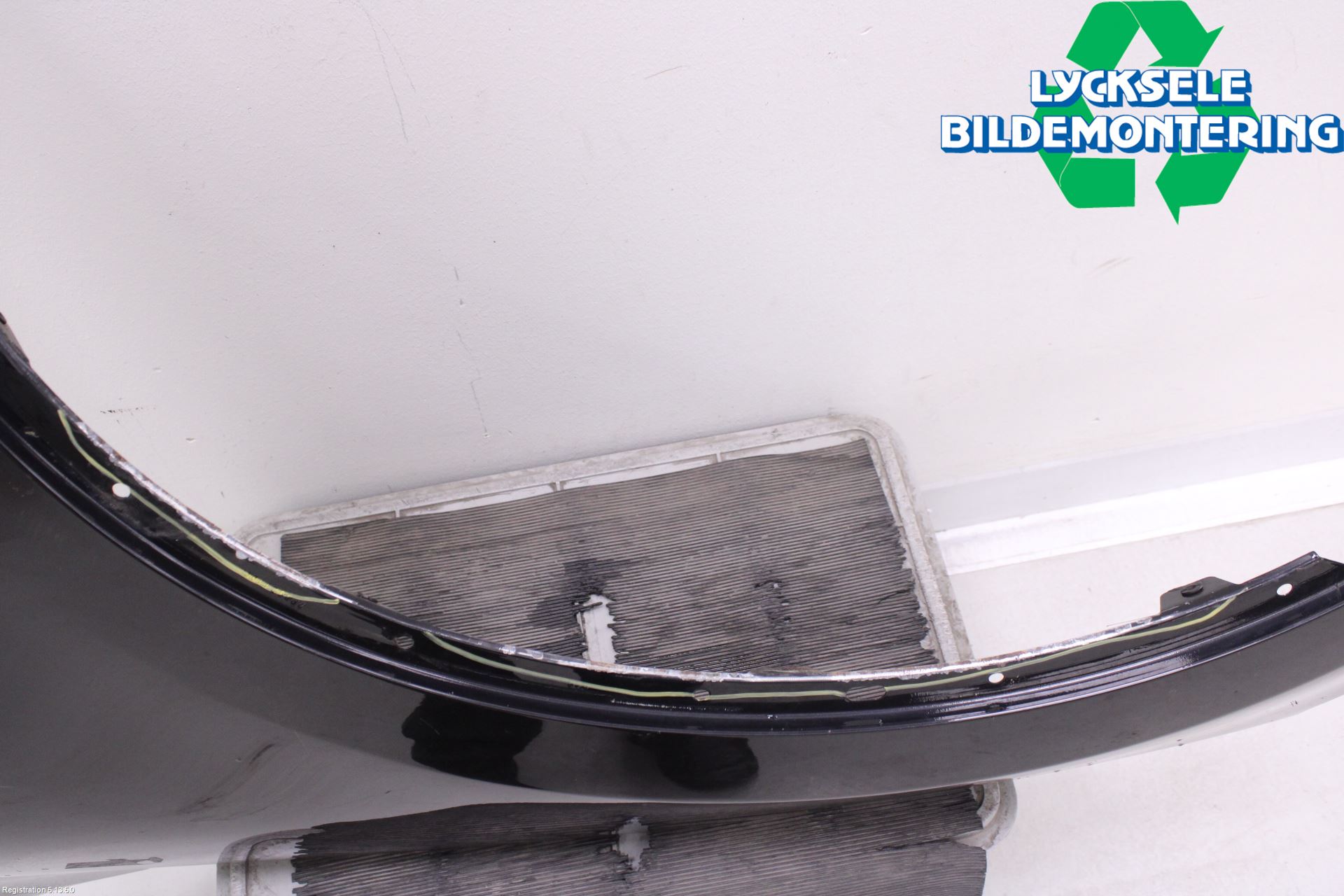 Volkswagen VW TOUAREG 7P 11-18 Skärm Fram Vänster