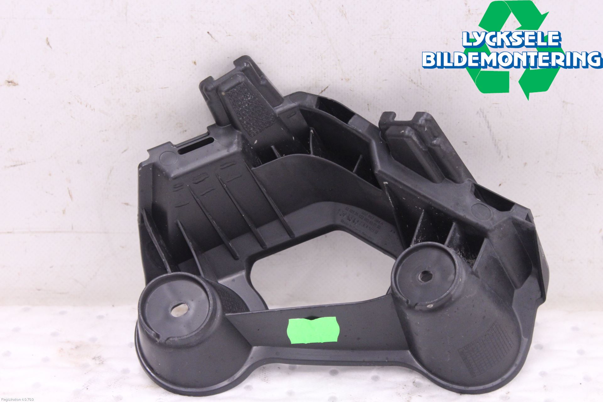 Skoda SCALA 19- Stötfångarfäste Bak Hö