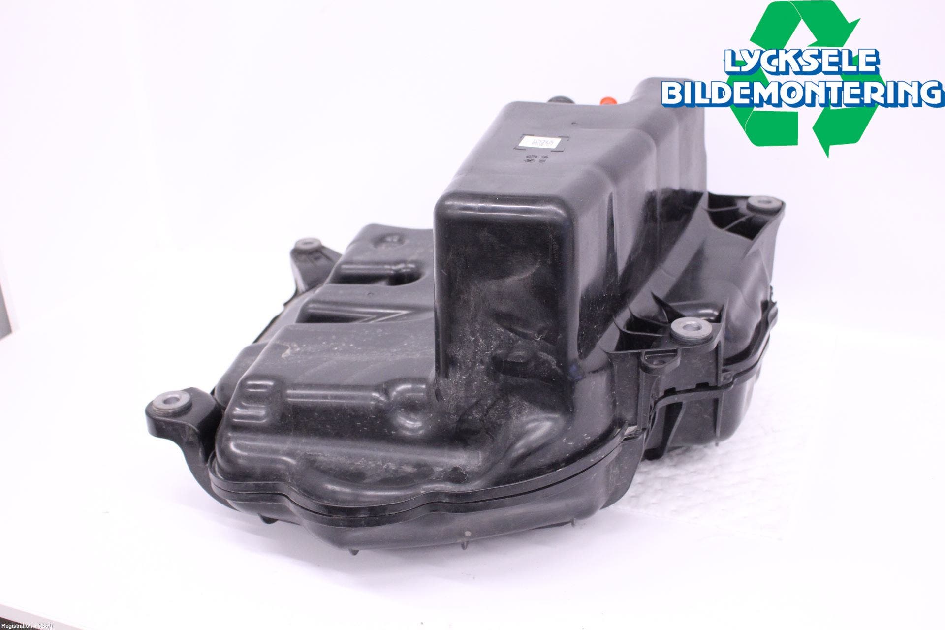 Audi A6 F2/C8 19- Adblue Tank