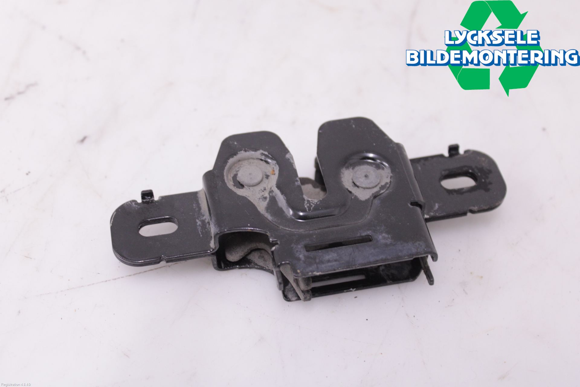 Volvo XC70 08-13 Huvlås