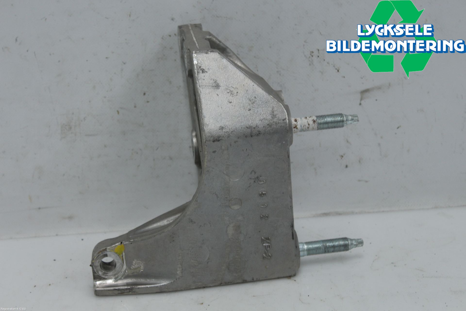 Suzuki SX4 S-CROSS 22- Motorfäste