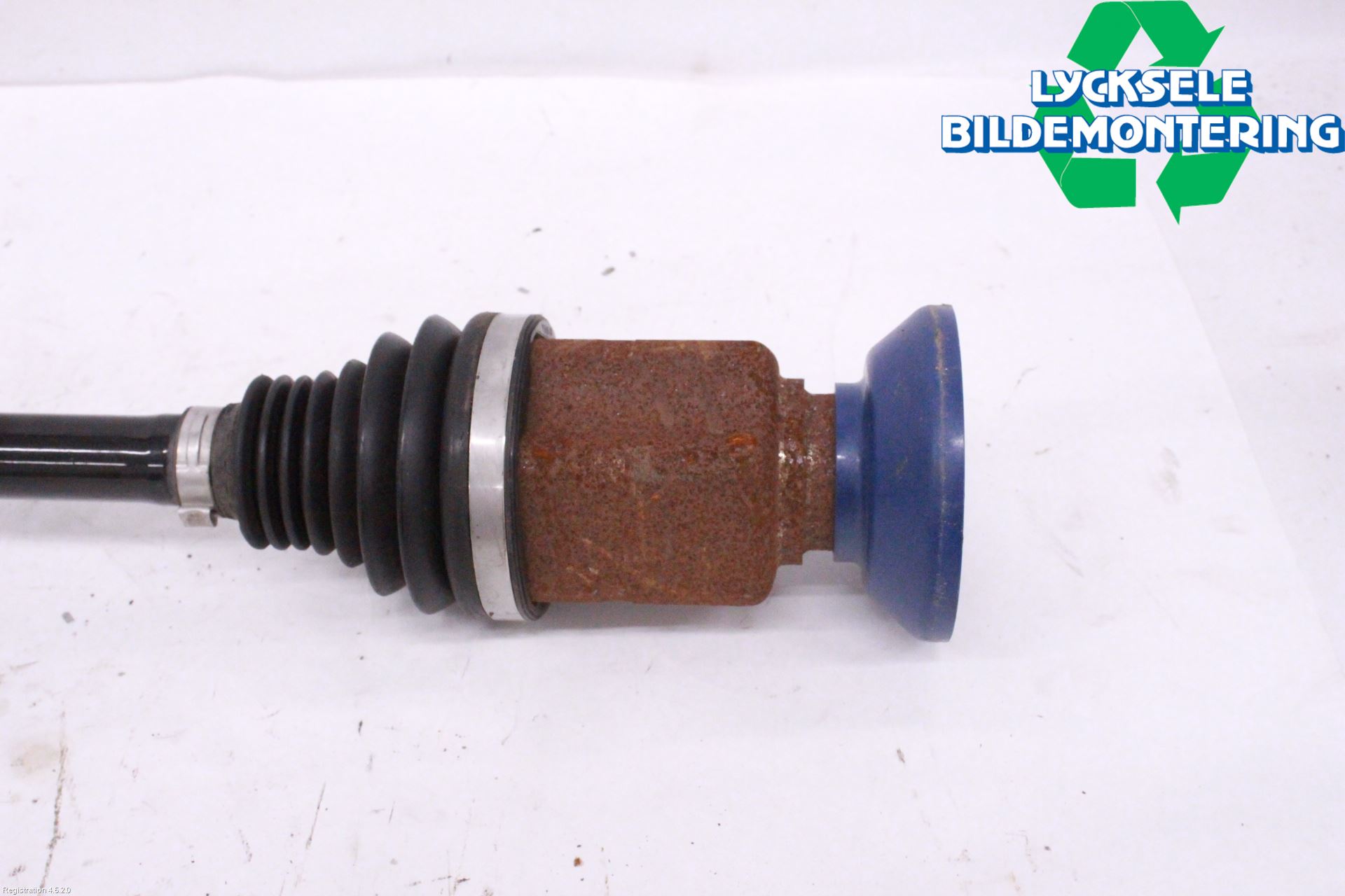 Volkswagen VW TIGUAN 16-24 Drivaxel Fram Höger