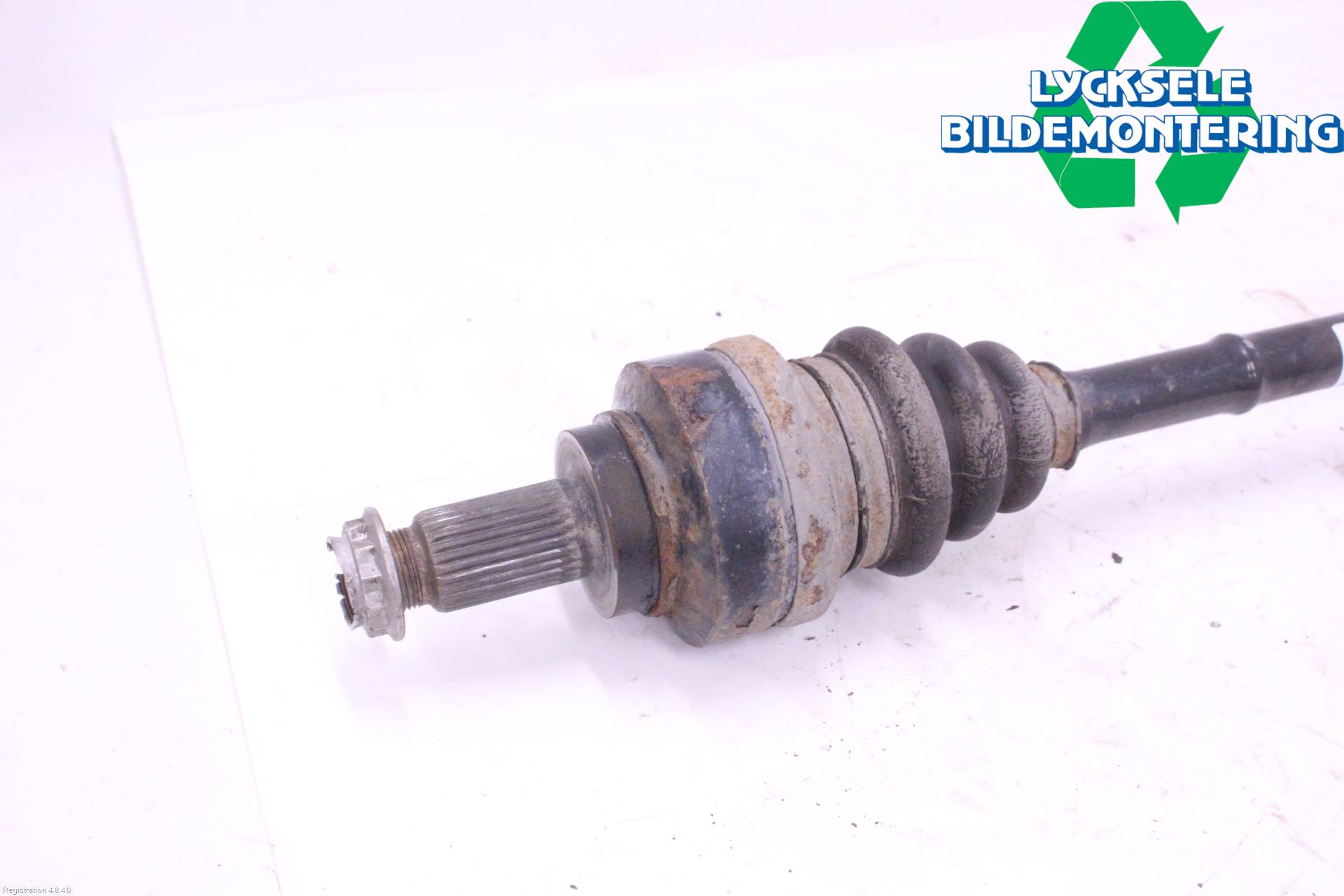 BMW 3 F30/F31/F80 12-19 Drivaxel Bak Vänster