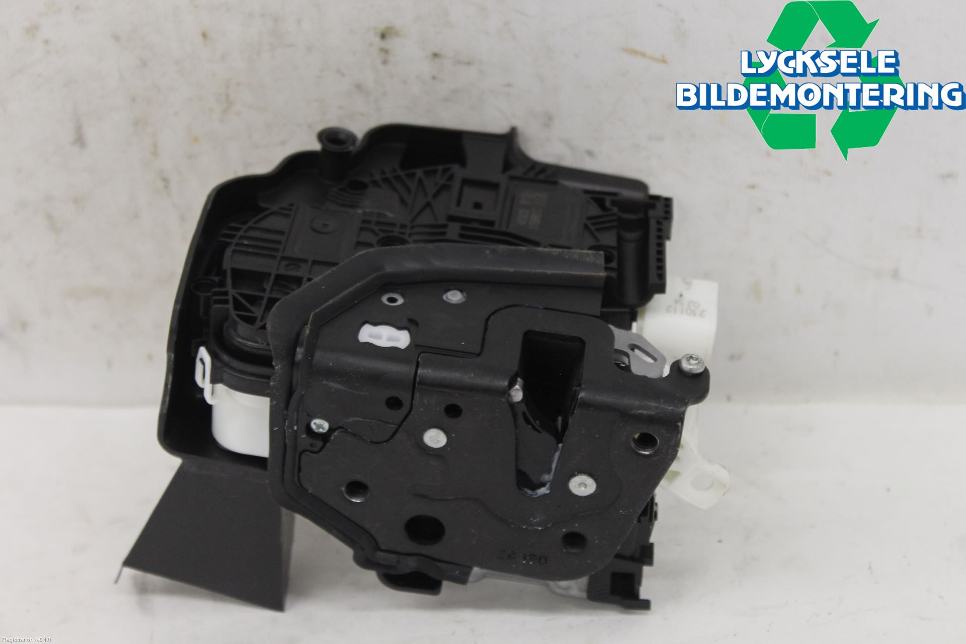 Audi A4/S4 B9 20- Låskista-Dörrlås