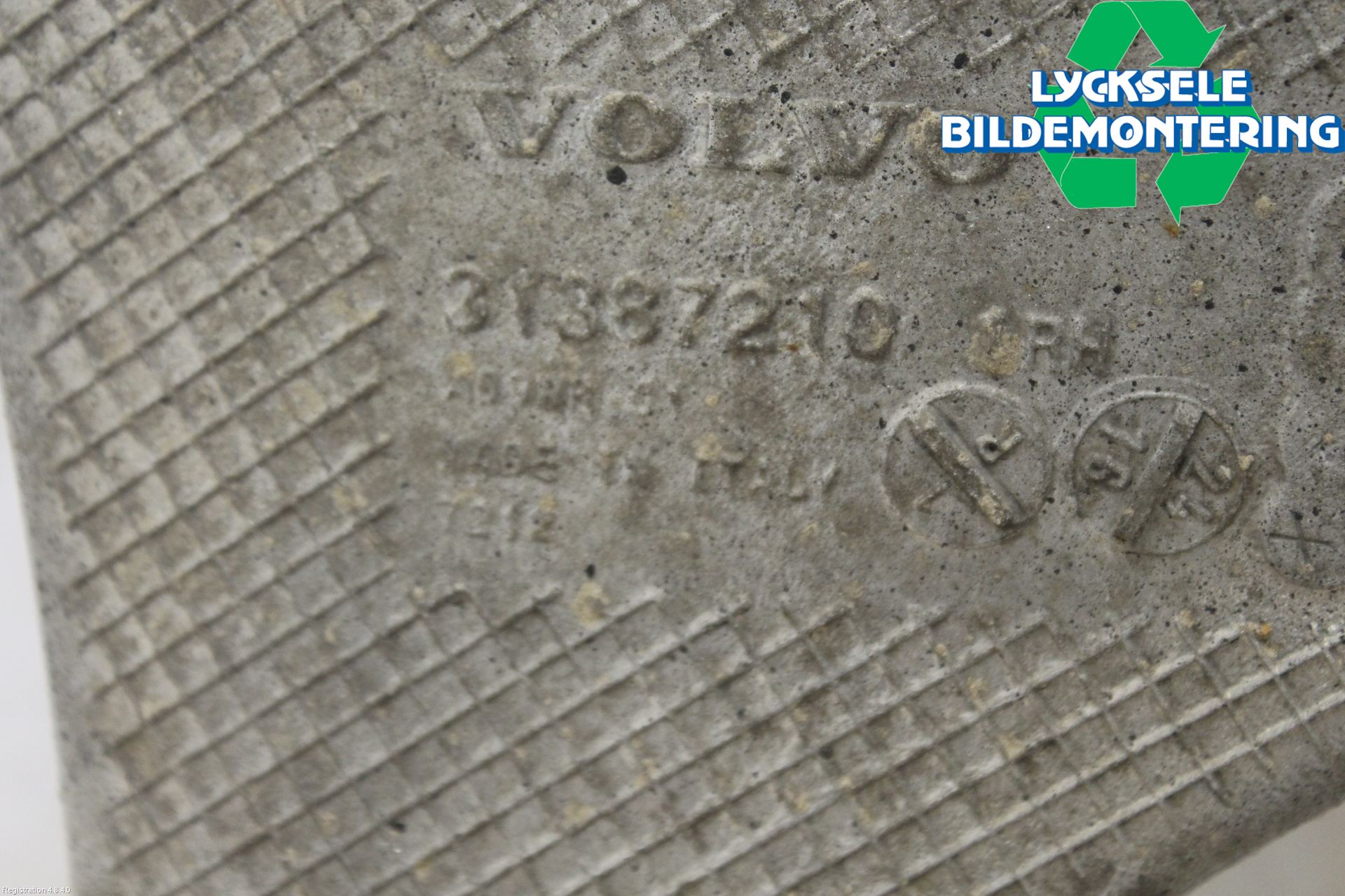 Volvo V90 17->> Bärarm Bak Höger